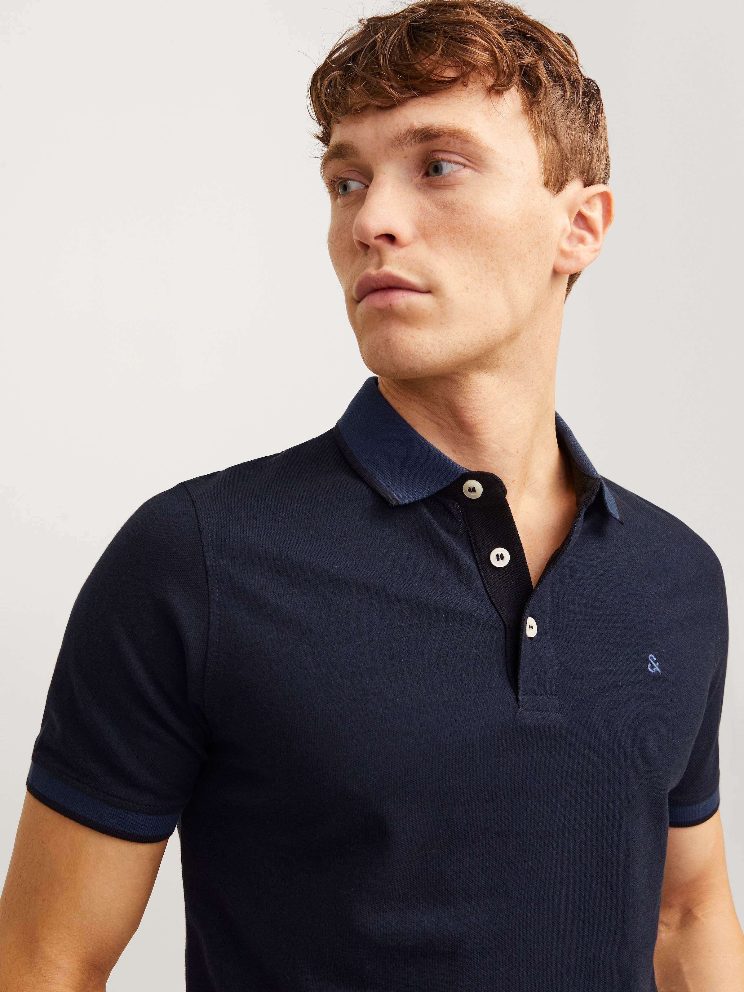 Jack & Jones Polo »JJEPAULOS  Poloshirt mit klassischem Kragen und figurbetonter Form« broderie logo, tendance, étroit, coton, col polo