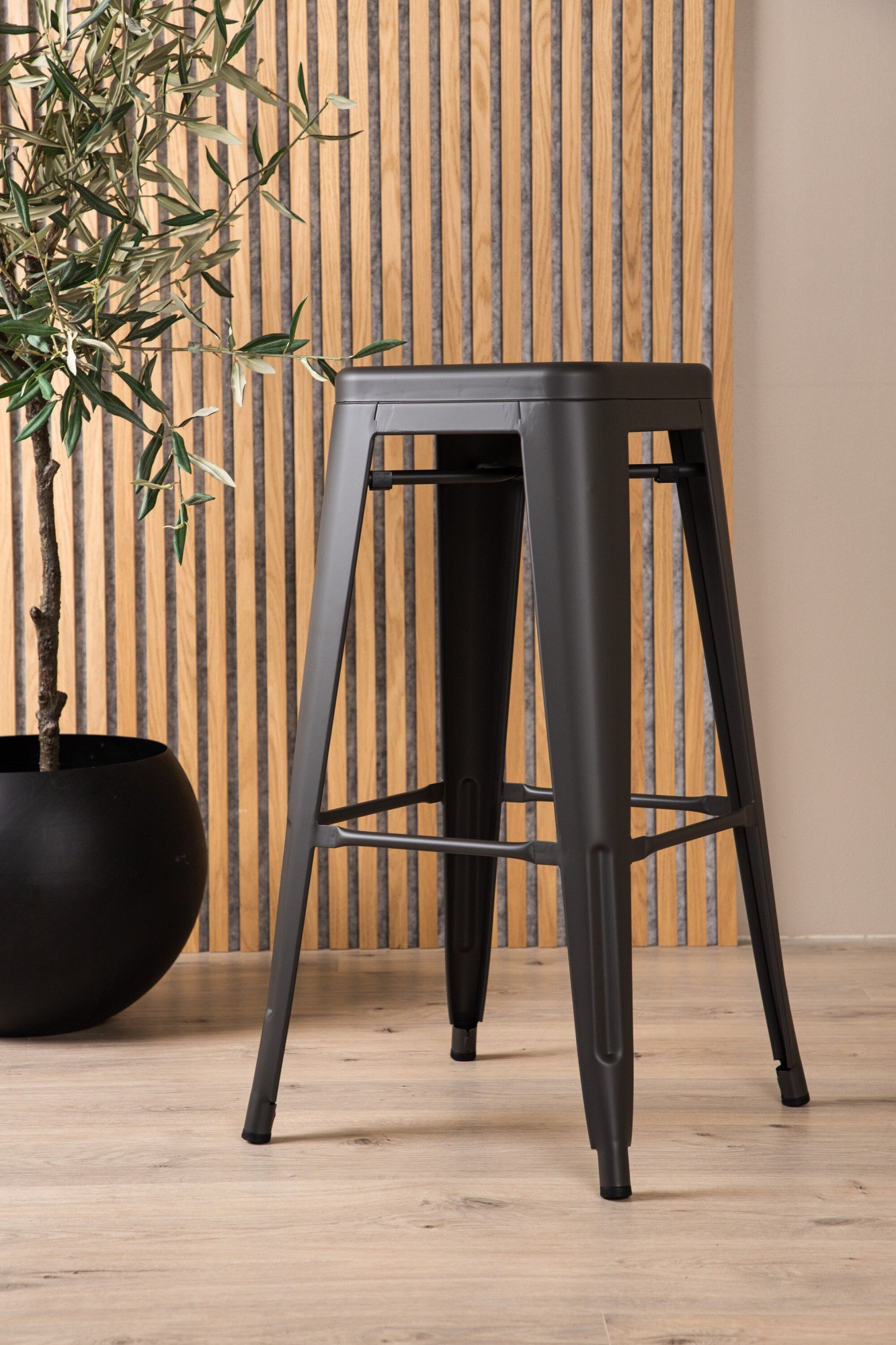 Venture Home Barhocker »Tempe, 4er-Set Barhocker, kompakt, 136 kg belastbar« Set, 4 Stk. tlg. Tresenstuhl, Stahlrahmen, Fussstütze, ausgestellte Beine, schlicht