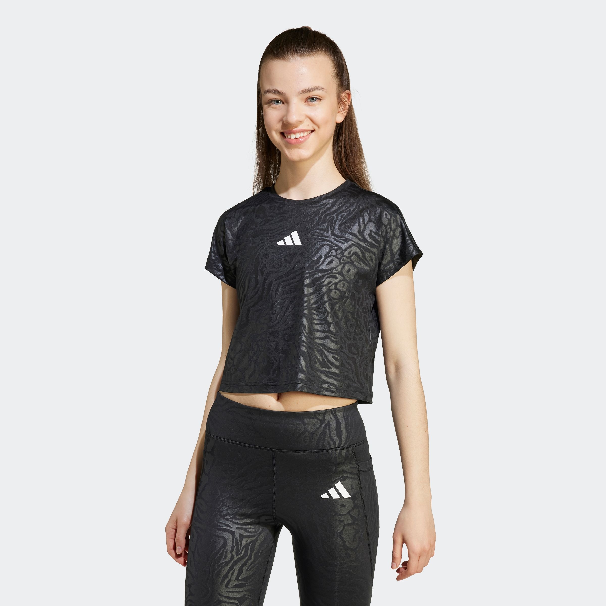 Image of adidas Sportswear T-Shirt "ALL SPORTS ANIMALPRINT CROP" sportlicher Stil, für Kinder, kurze Ärmel, mit auffälligem Aufdruck