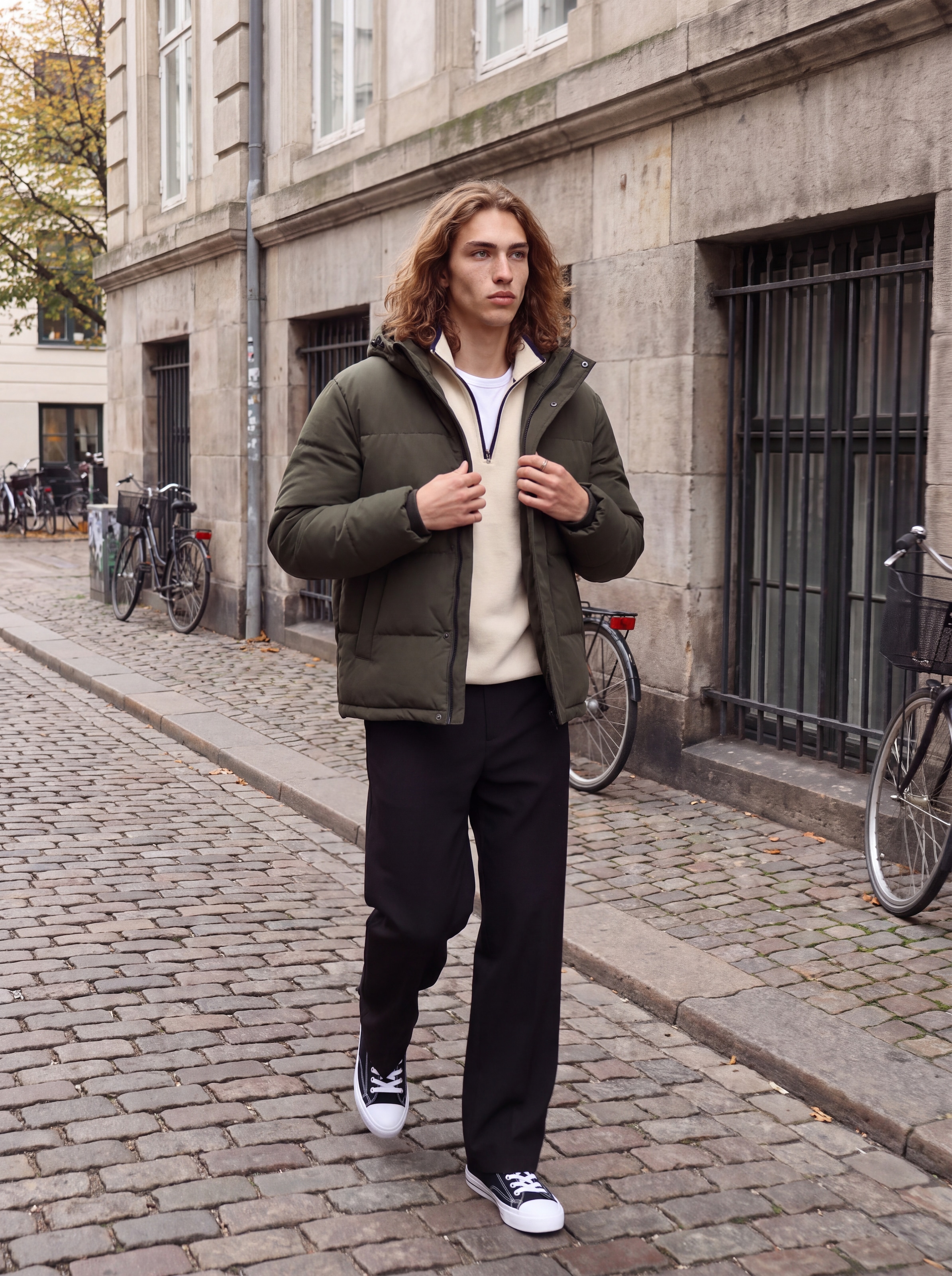 Jack & Jones Veste matelassée »JJESOHO PUFFER HOOD AW26 SN« avec capuche fibre synthétique, coupe régulière