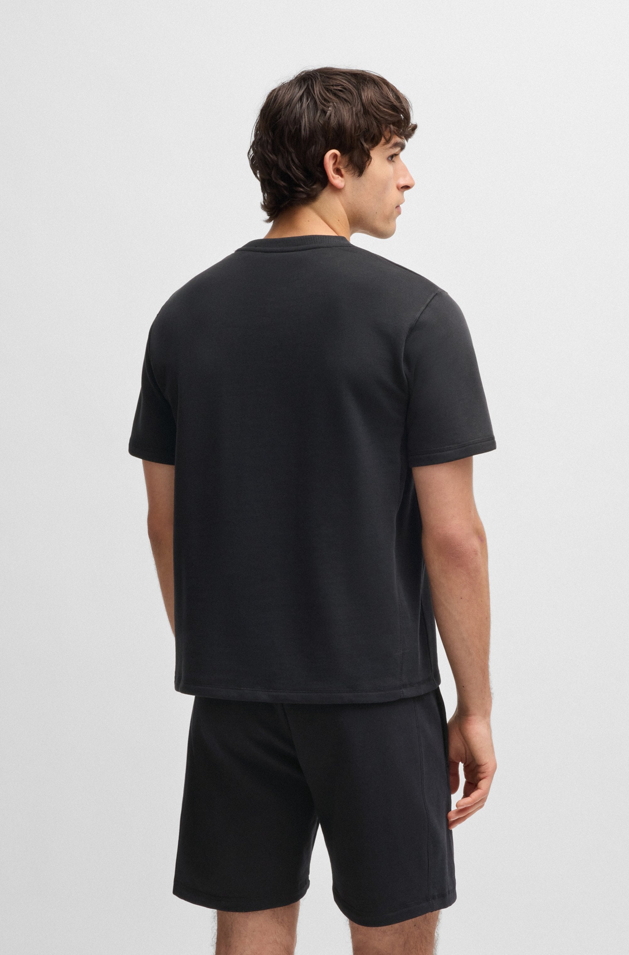 BOSS T-Shirt »David«, mit grosser Logostickerei