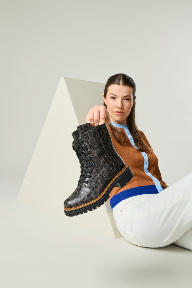Rieker Schnürboots  Schnürstiefelette, Profilsohle, mit kontrastfarbenem Sohlenrand
