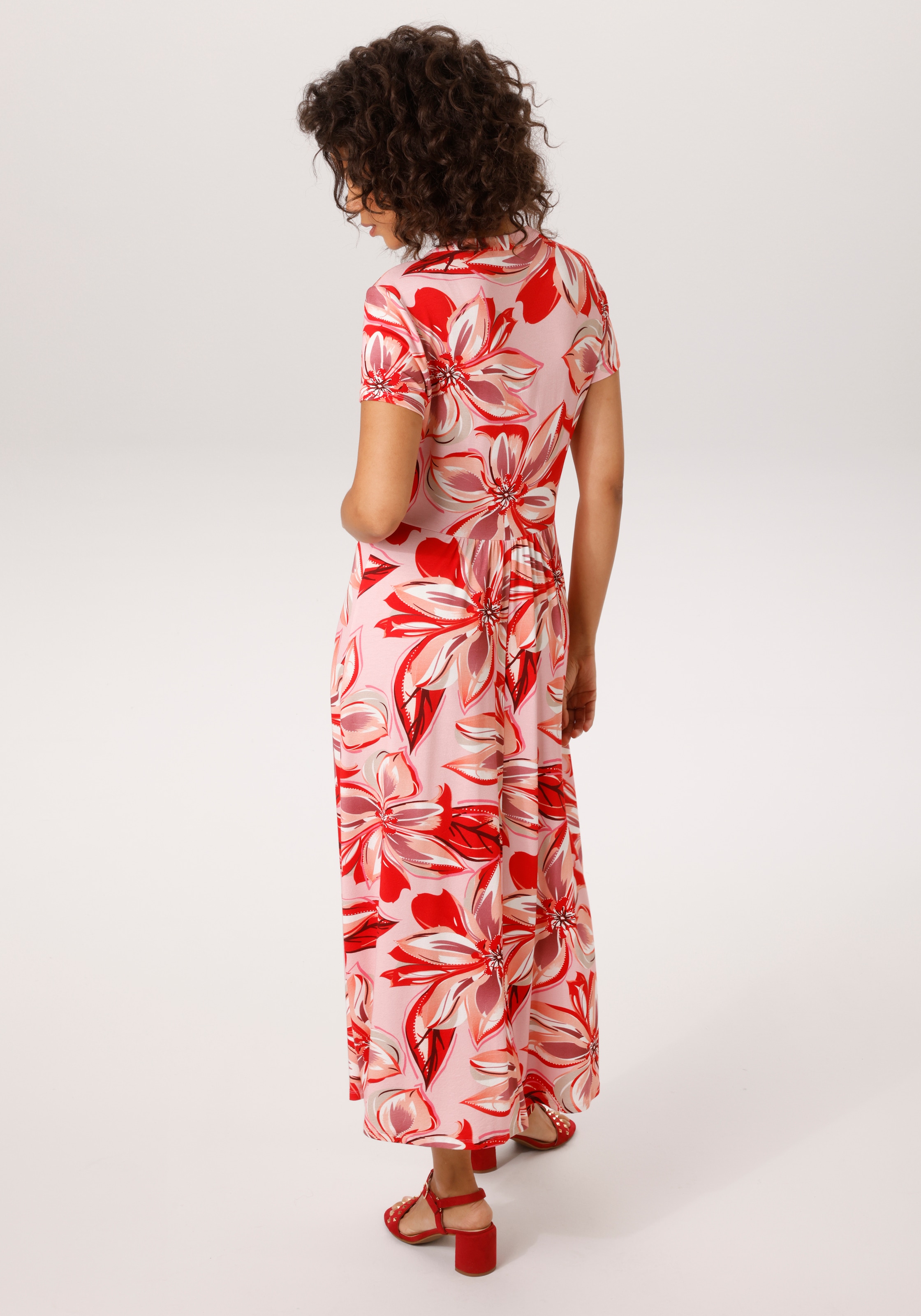 Aniston CASUAL Sommerkleid mit farbharmonischen, grossflächigen Blüten bedruckt - NEUE KOLLEKTION