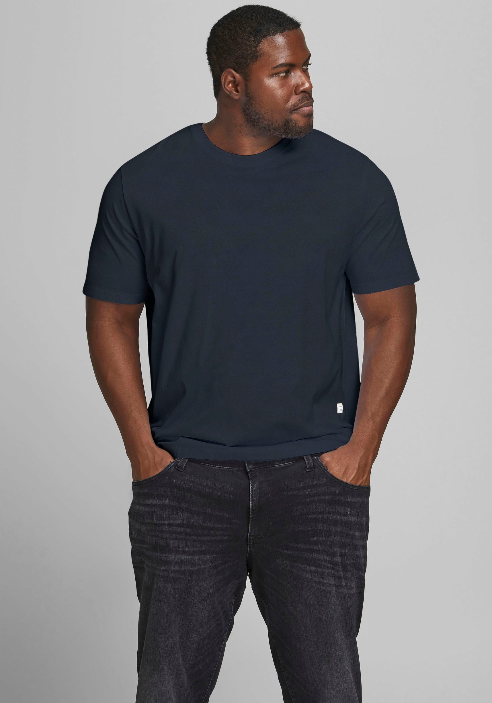 Jack & Jones PlusSize T-Shirt »NOA TEE«, mit abgerundetem Saum, bis Grösse 6XL