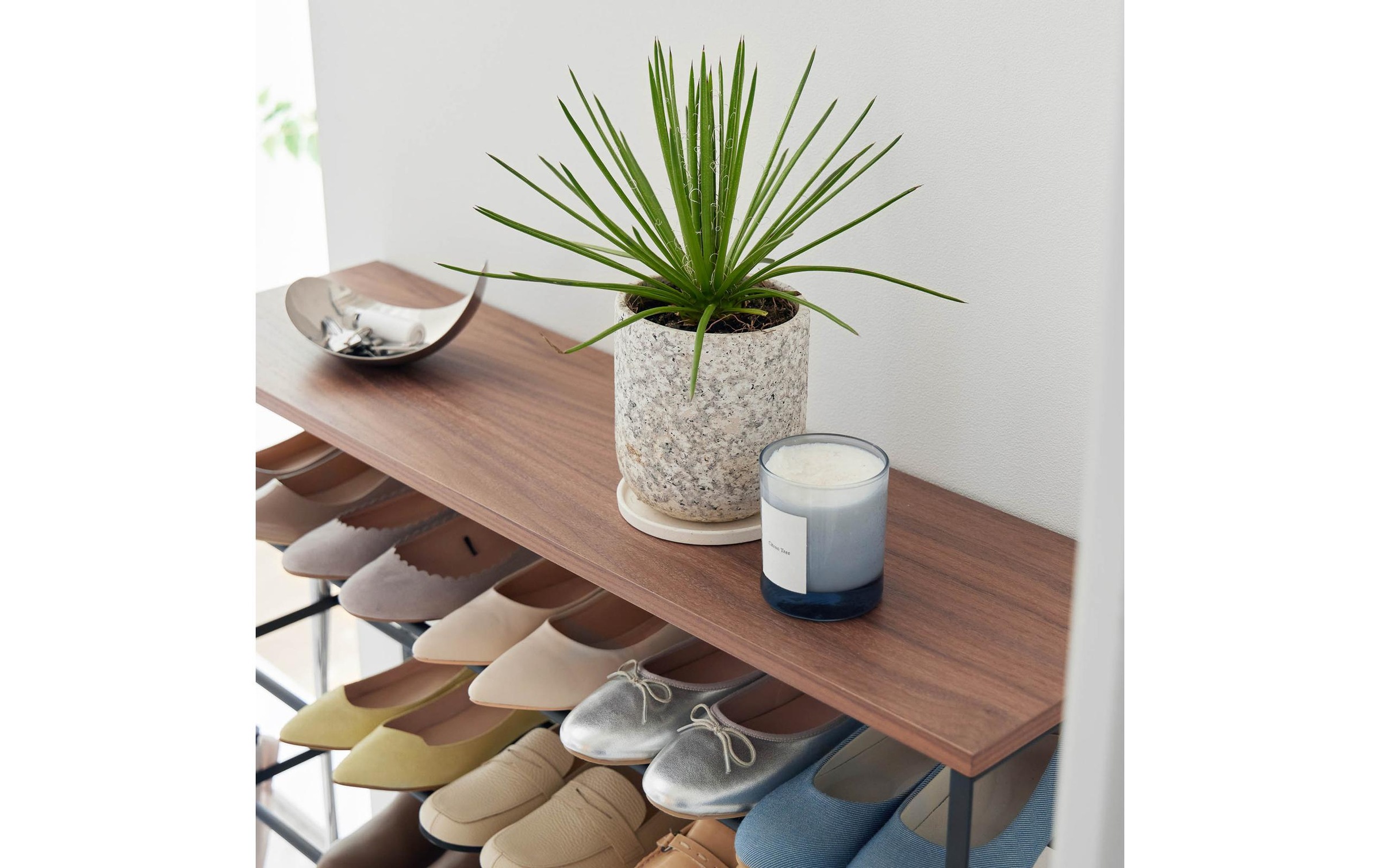 Yamazaki Schuhschrank »Tower 90.5 x 87 cm« 5-stöckiges Schuhregal mit Holzablage und Rollen