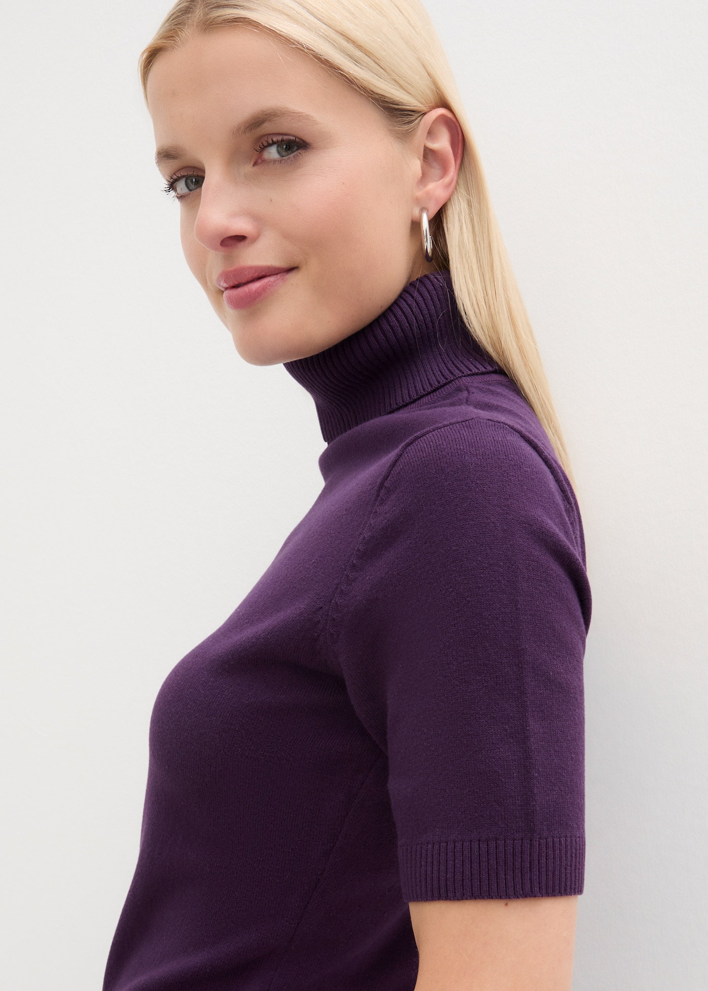 bonprix Rollkragenpullover »Rollkragenpullover, Kurzarm« aus Baumwolle und Polyamid, mit Rollkragen, Kurzarm-Design