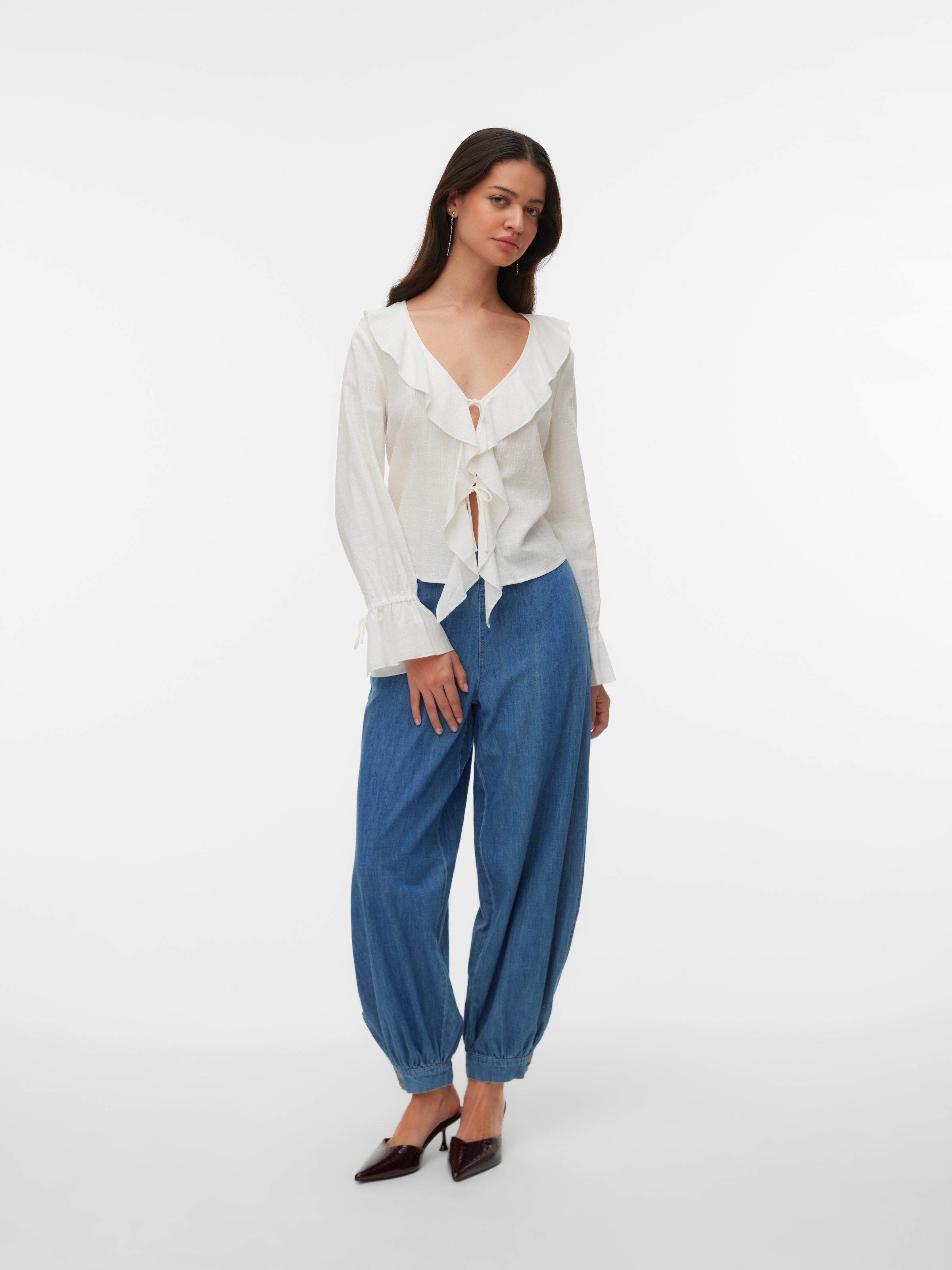 Vero Moda Chemisier à volants »VMJAMIE TIE LS TOP WVN«