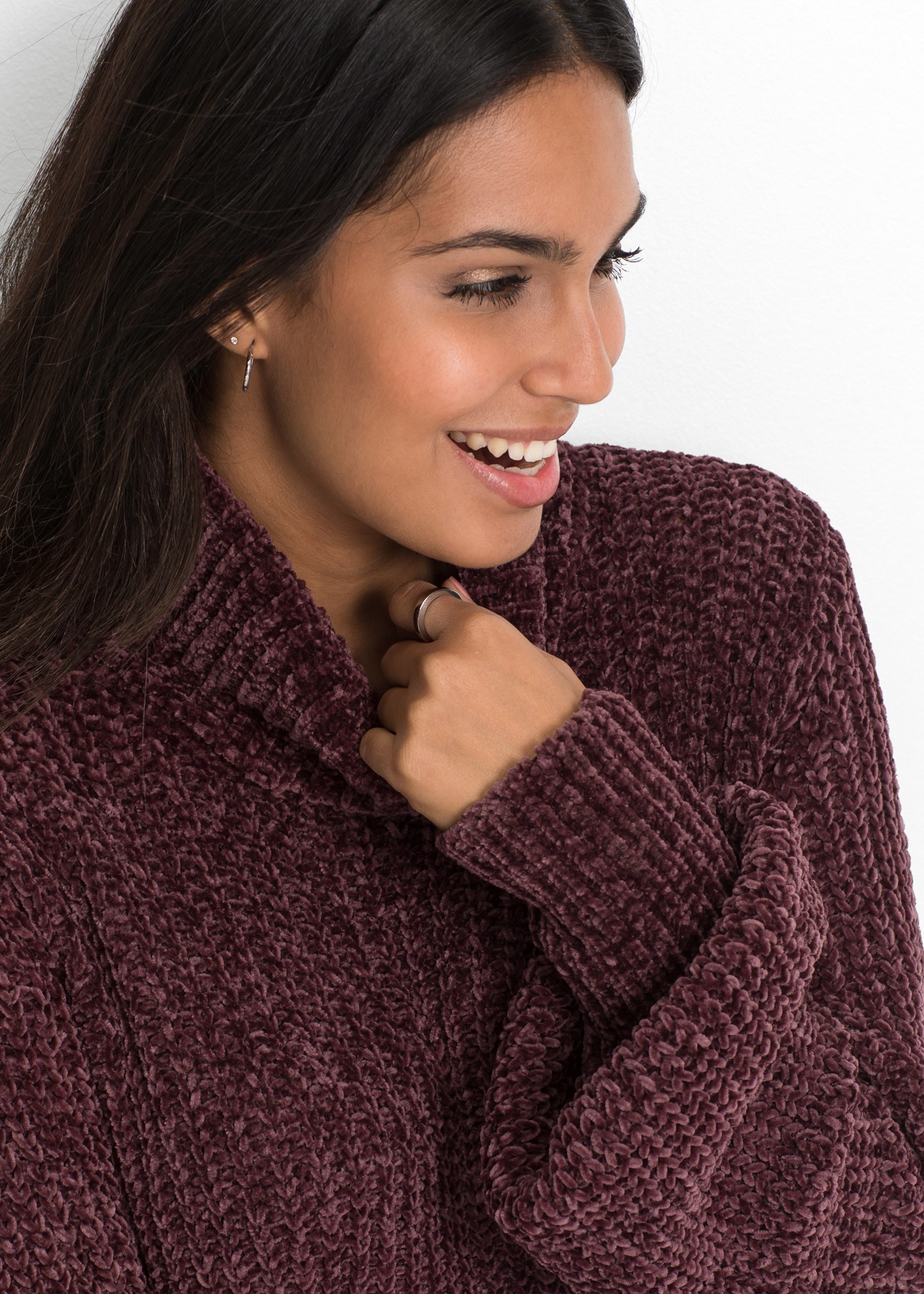 bonprix Strickkleid »Chenille Strickkleid aus recyceltem Polyester« für eleganten Look, aus Chenille-Qualität, aus recyceltem Polyester