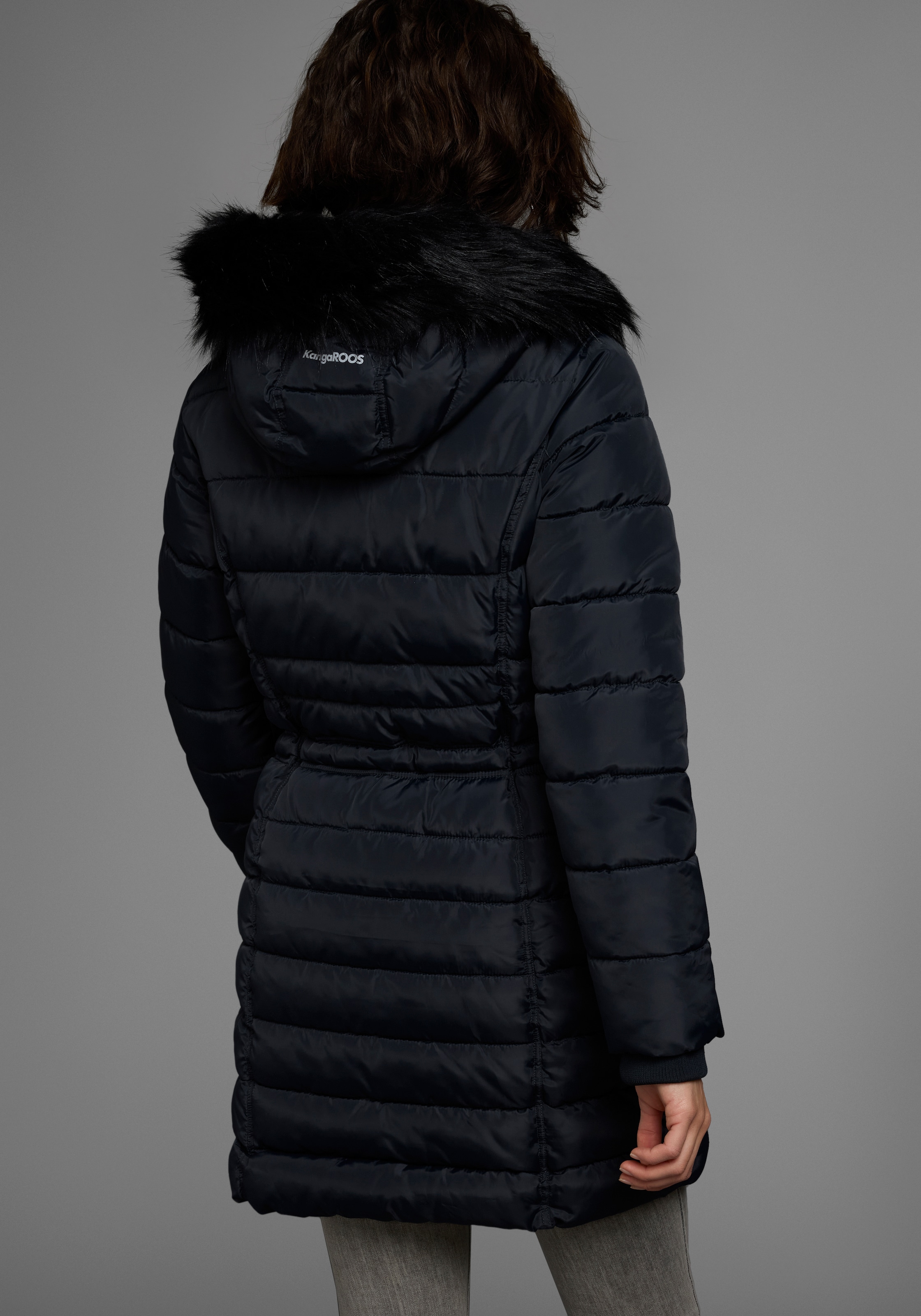 KangaROOS Steppjacke, mit Kapuze, figurbetonter Schnitt, mit Reissverschlusstaschen