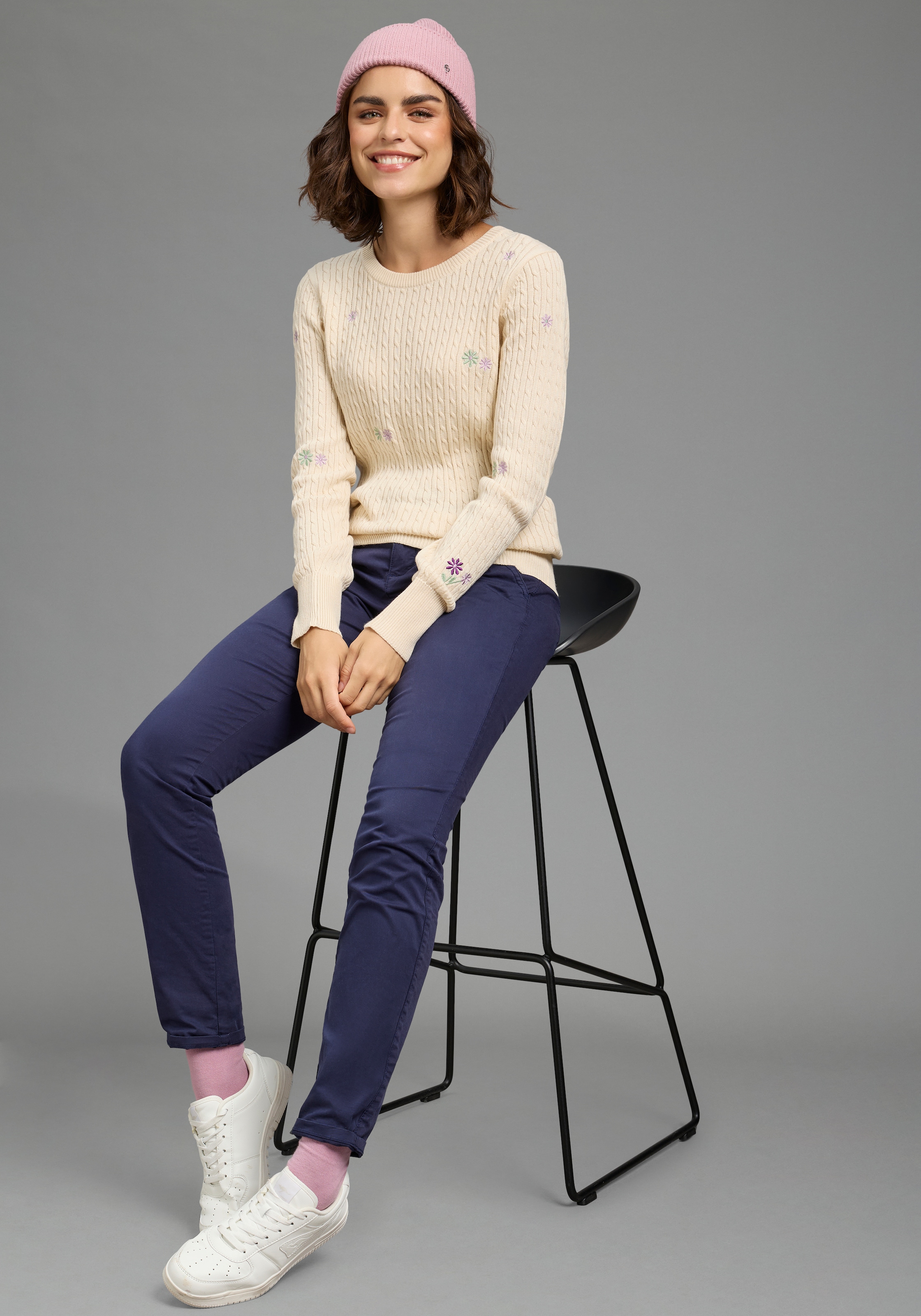 KangaROOS Pull en tricot broderie florale, coupe basique étroite, en coton