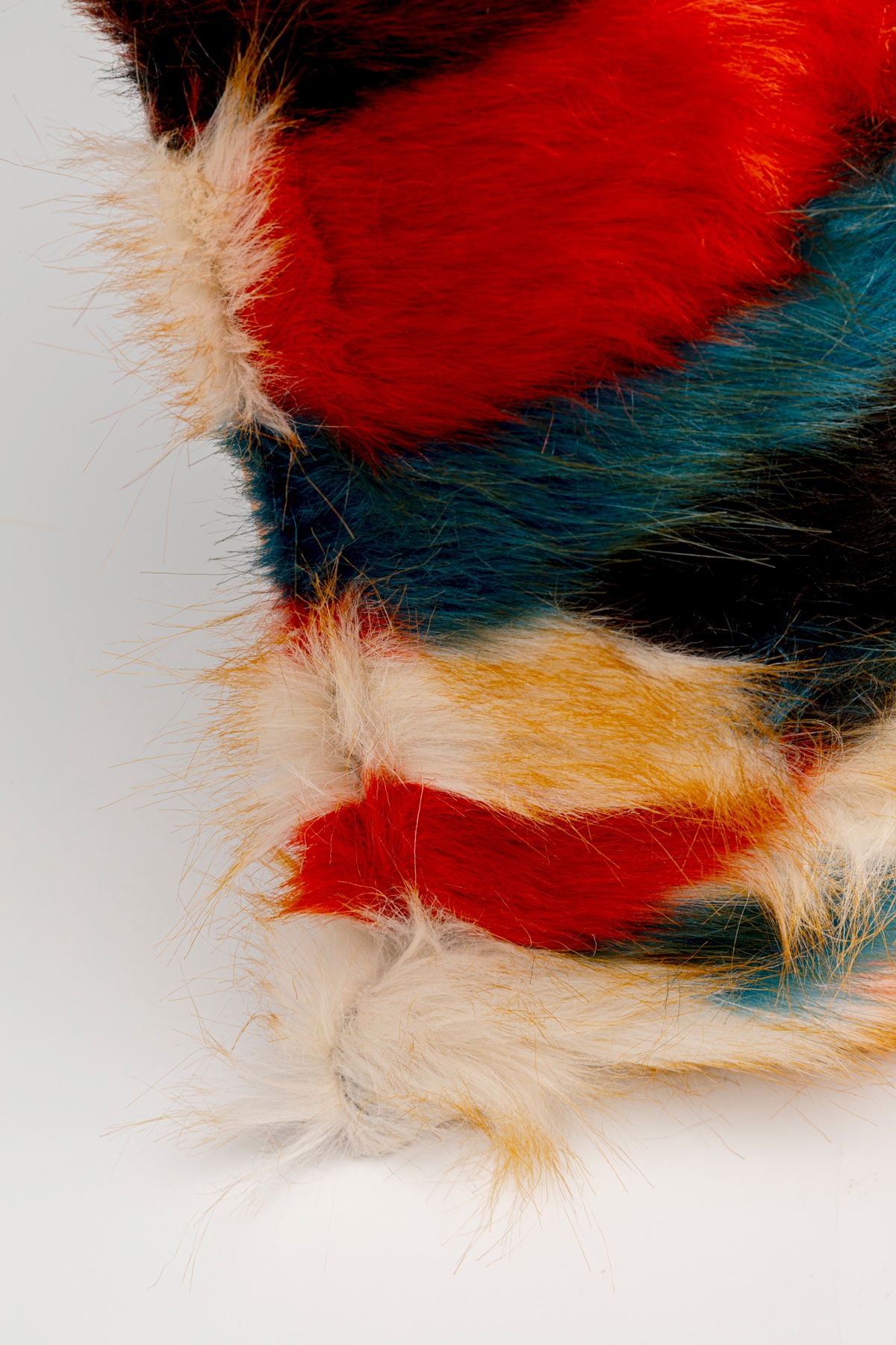 Kare Design Coussin décoratif »Glammer Colore, Kissenhülle mit Füllung, 45x45 cm« stützt Kopf und Nacken angenehm und sorgt für erholsamen Schlaf