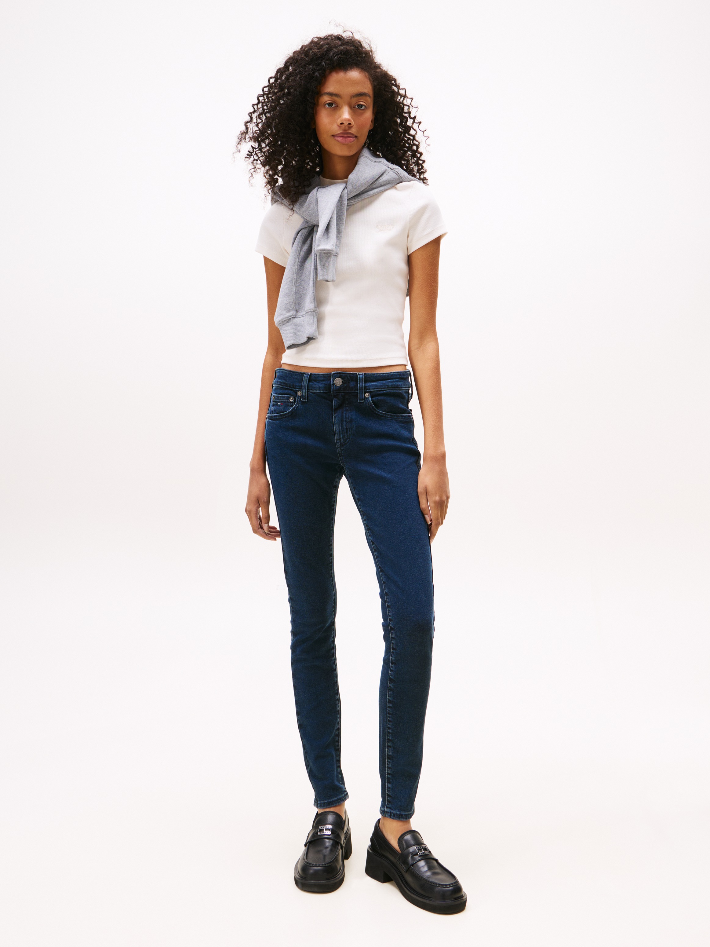 Tommy Jeans Skinny-fit-Jeans »SOPHIE LW SKN«, mit Logo-Badge, in Knöchellänge