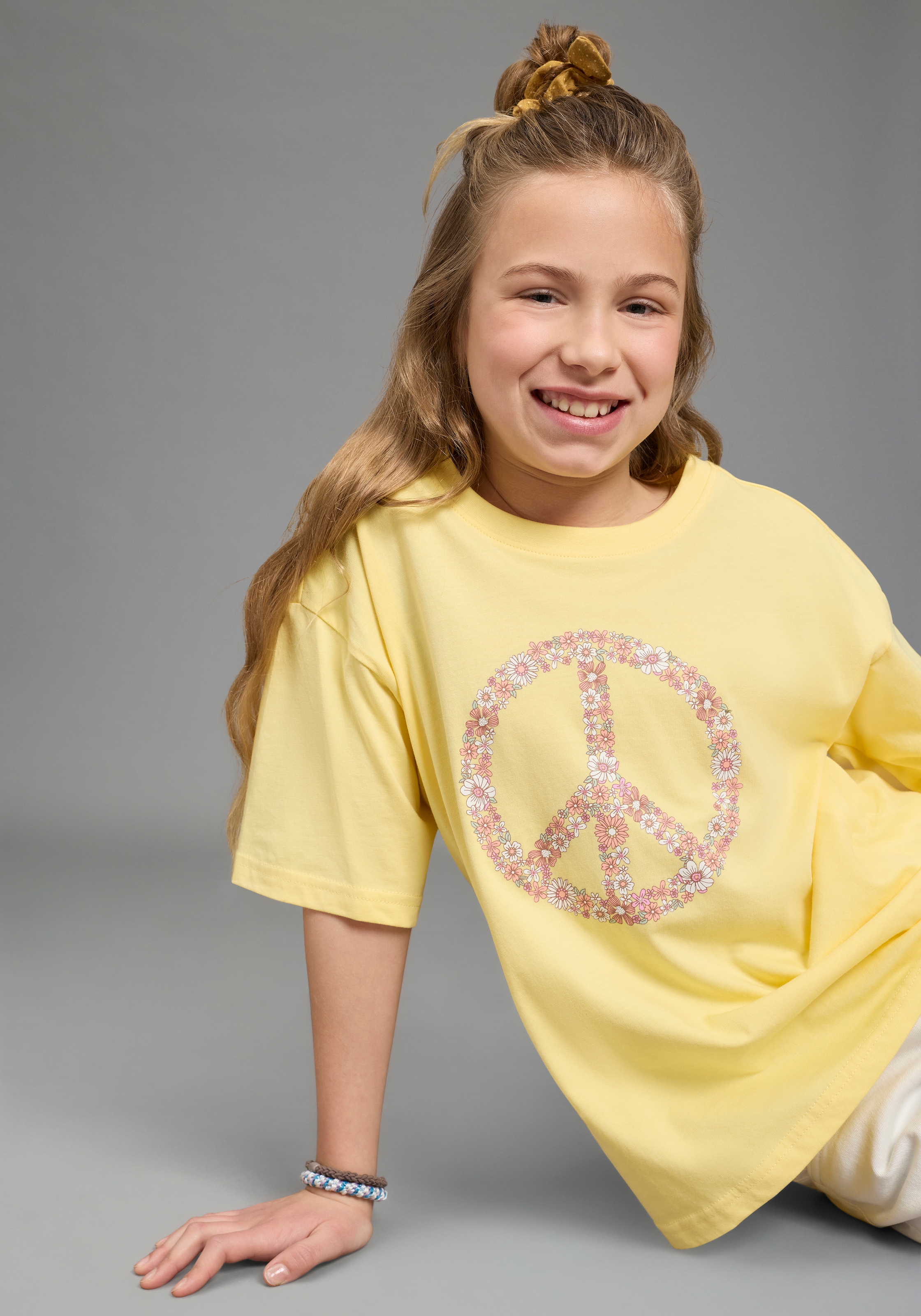 Image of KIDSWORLD T-Shirt "T-Shirt Peacezeichen-Druck" lässige Passform, Kurzarm, mit Rundhalsausschnitt, aus Baumwolle