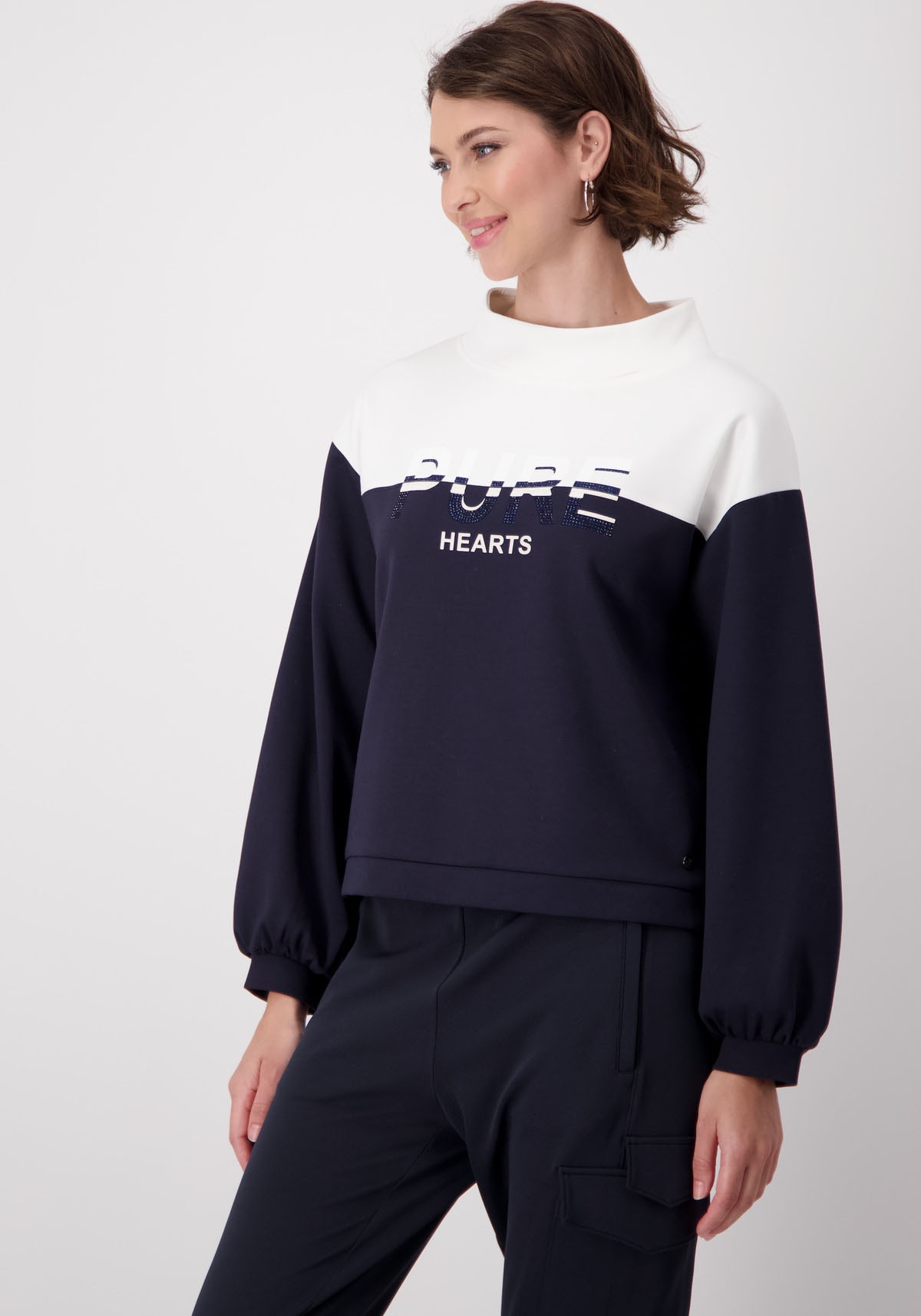 Monari Sweatshirt, mit Schriftzug und Glitzersteinchen