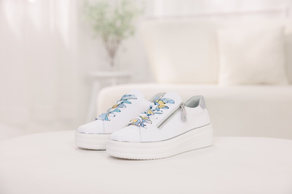 Remonte Baskets à plateforme  chaussure de loisir, chaussure basse, à lacets avec semelle intérieure amovible