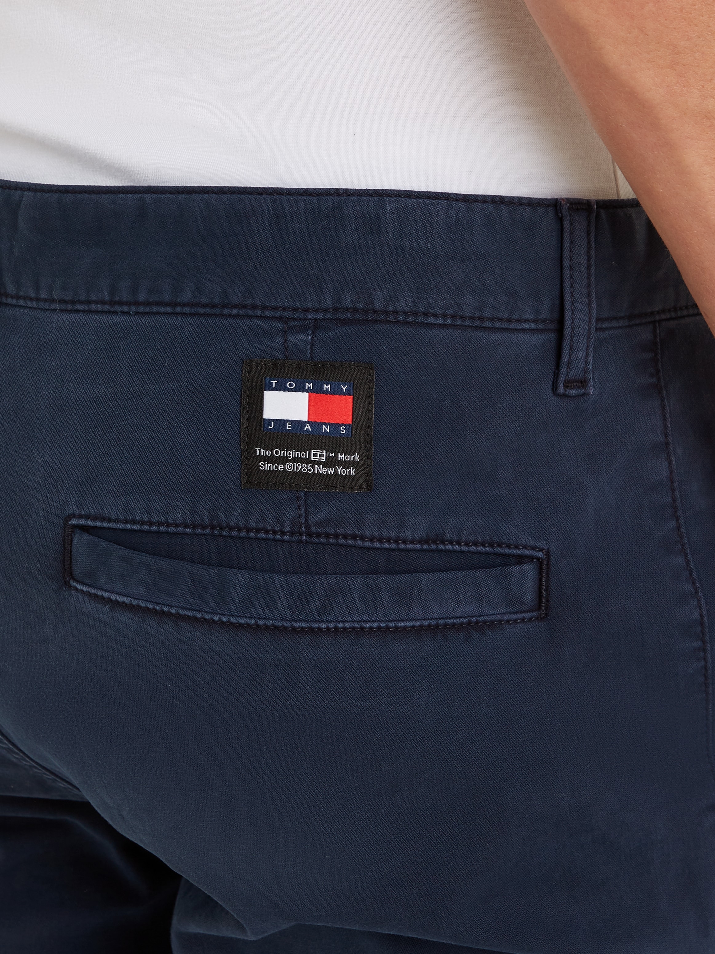 Tommy Jeans Cargohose »TJM AUSTIN LIGHTWEIGHT CARGO«, mit Logoprägung