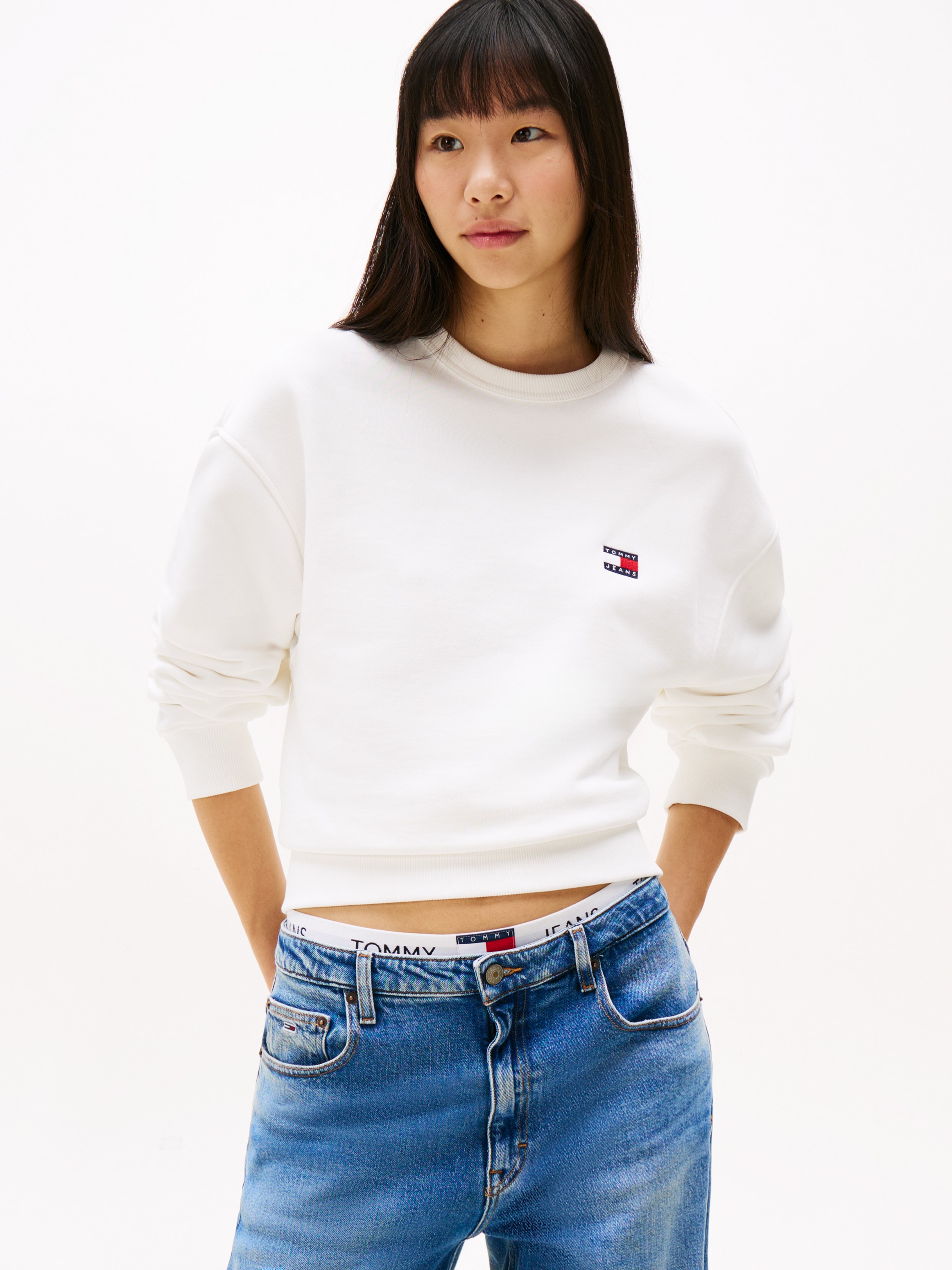 Image of Tommy Jeans Sweatshirt "TJW BXY BADGE CREW", mit Logo-Badge