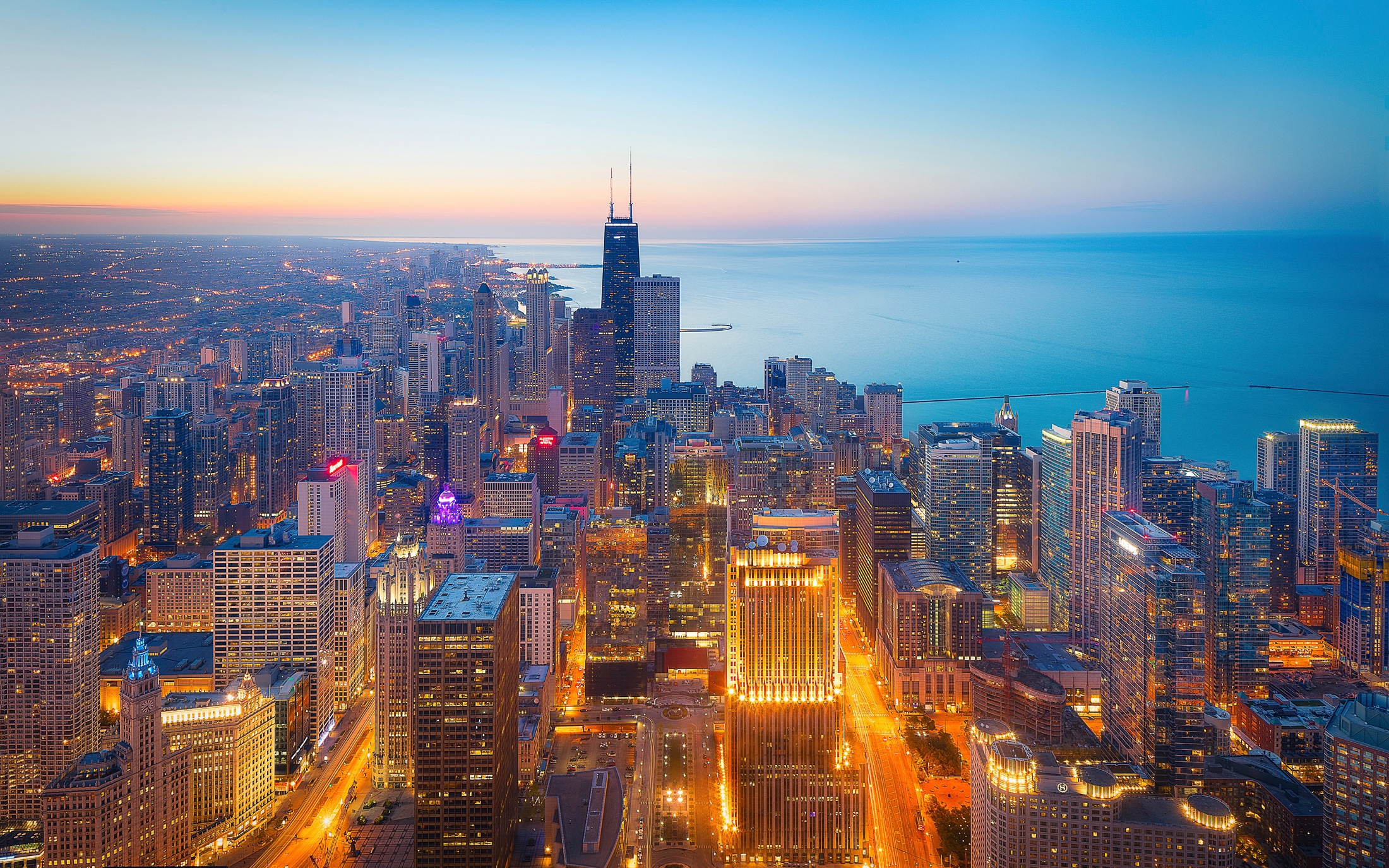 Image of Papermoon Fototapete »Photo-Art MICHAEL ZHENG, DIE HERRLICHE MEILE«, Vliestapete, hochwertiger Digitaldruck, inklusive Kleister bei Ackermann Versand Schweiz