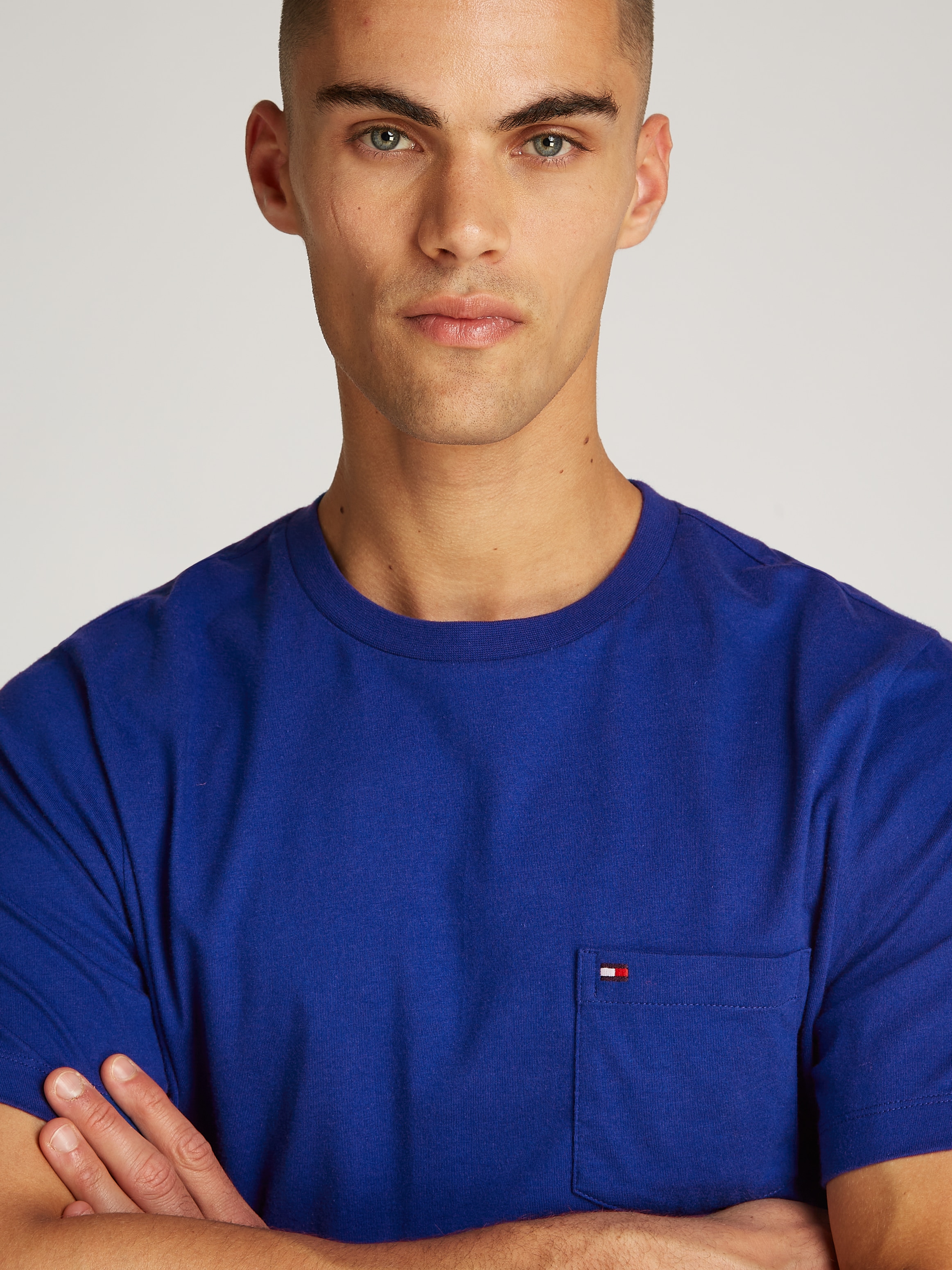 Tommy Hilfiger T-Shirt »ESSENTIAL SOLID POCKET TEE«