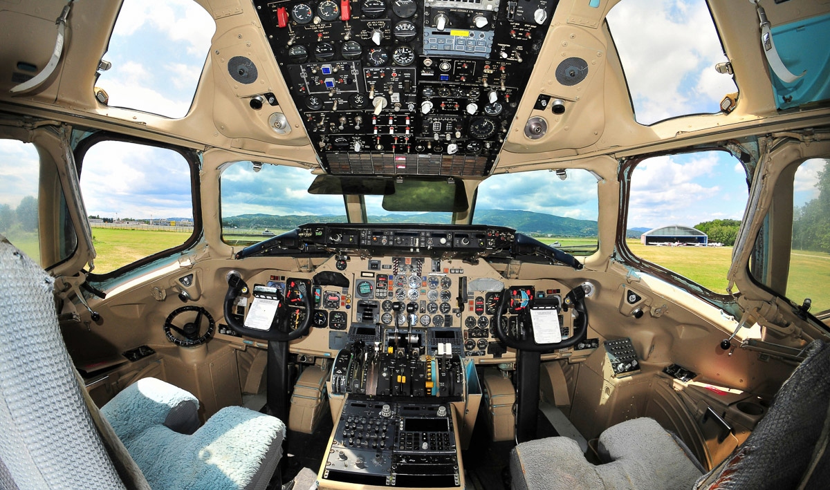 Image of Papermoon Fototapete "Cockpit"
