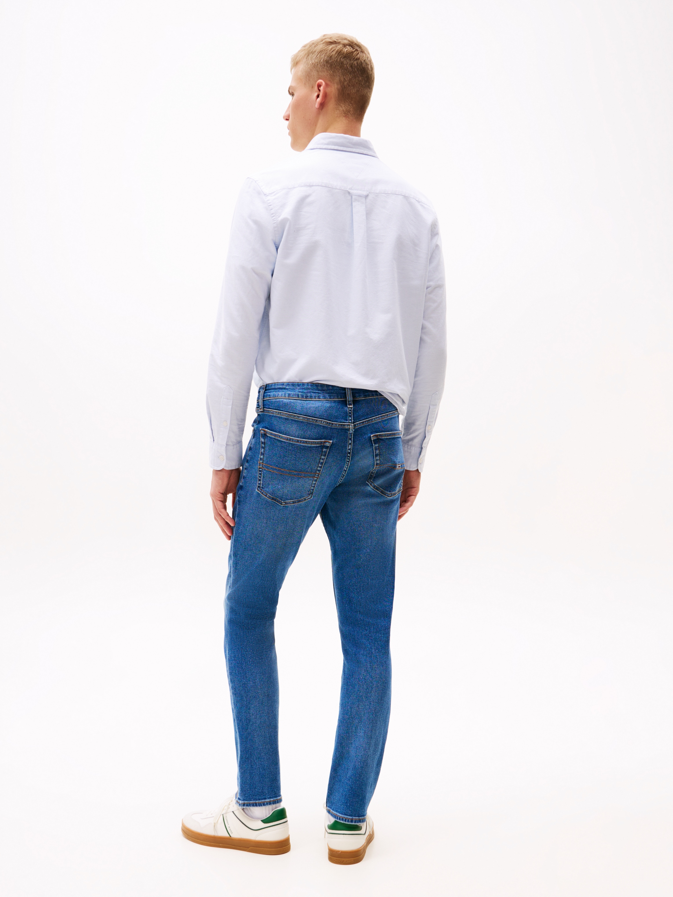 Tommy Jeans Gerade Jeans »Scanton Slim«, Mit Markenlabel aus Leder hinten