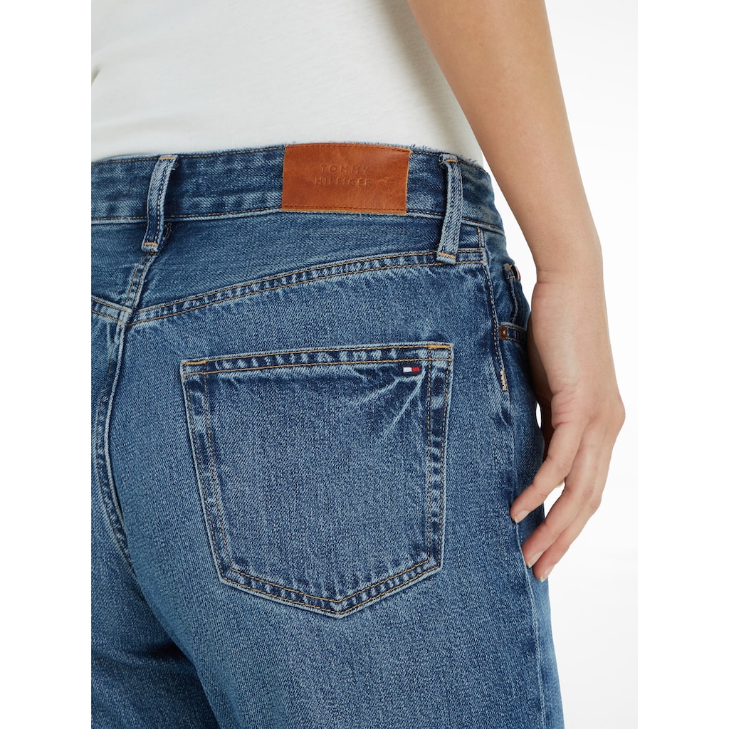 Tommy Hilfiger Straight-Jeans »LOOSE STRAIGHT RW KLO«, mit Lederlogopatch