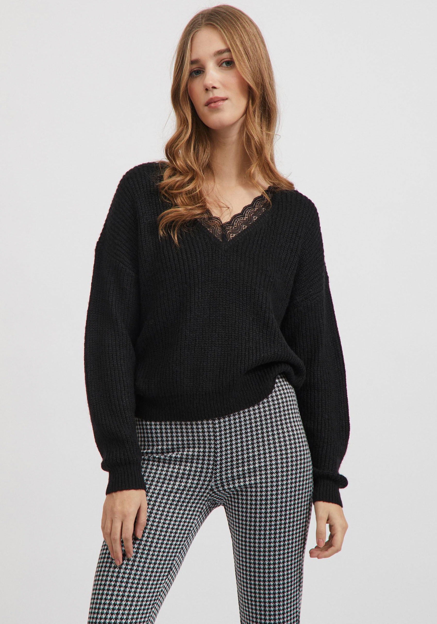 Image of Vila Strickpullover »VIGLACY«, mit Spitzeneinsatz am Ausschnitt bei Ackermann Versand Schweiz