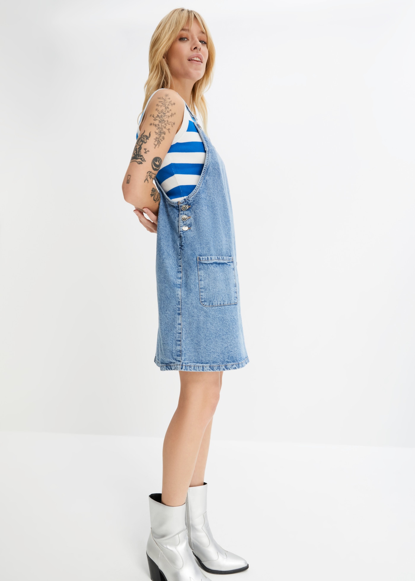 bonprix Robe en jean A-Linien-Passform, aus Baumwolle, mit zwei aufgesetzten Taschen