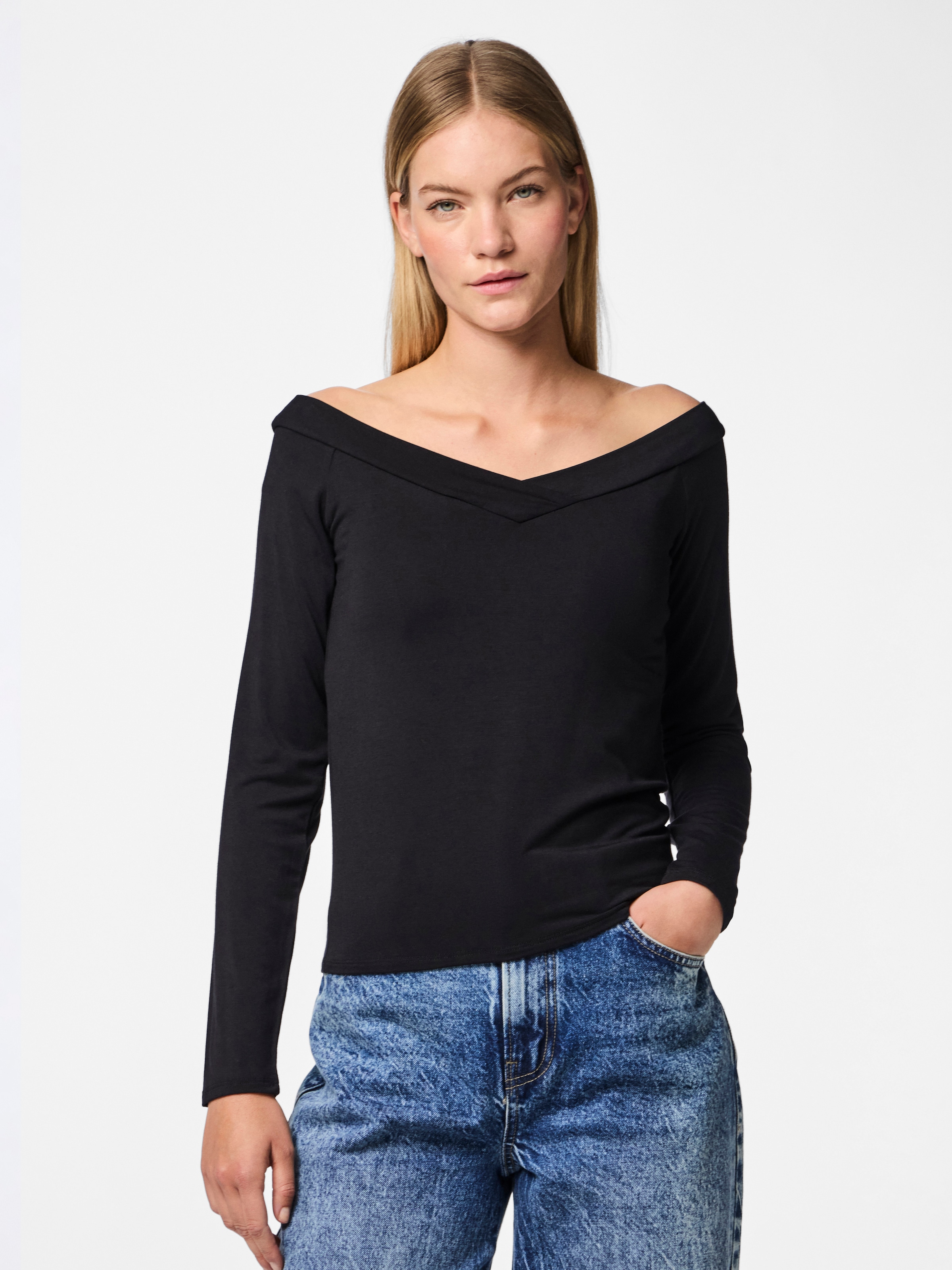 pieces T-shirt à manches longues »PCMALIVA LS OFF SHOULDER V-NECK TOP NOOS«