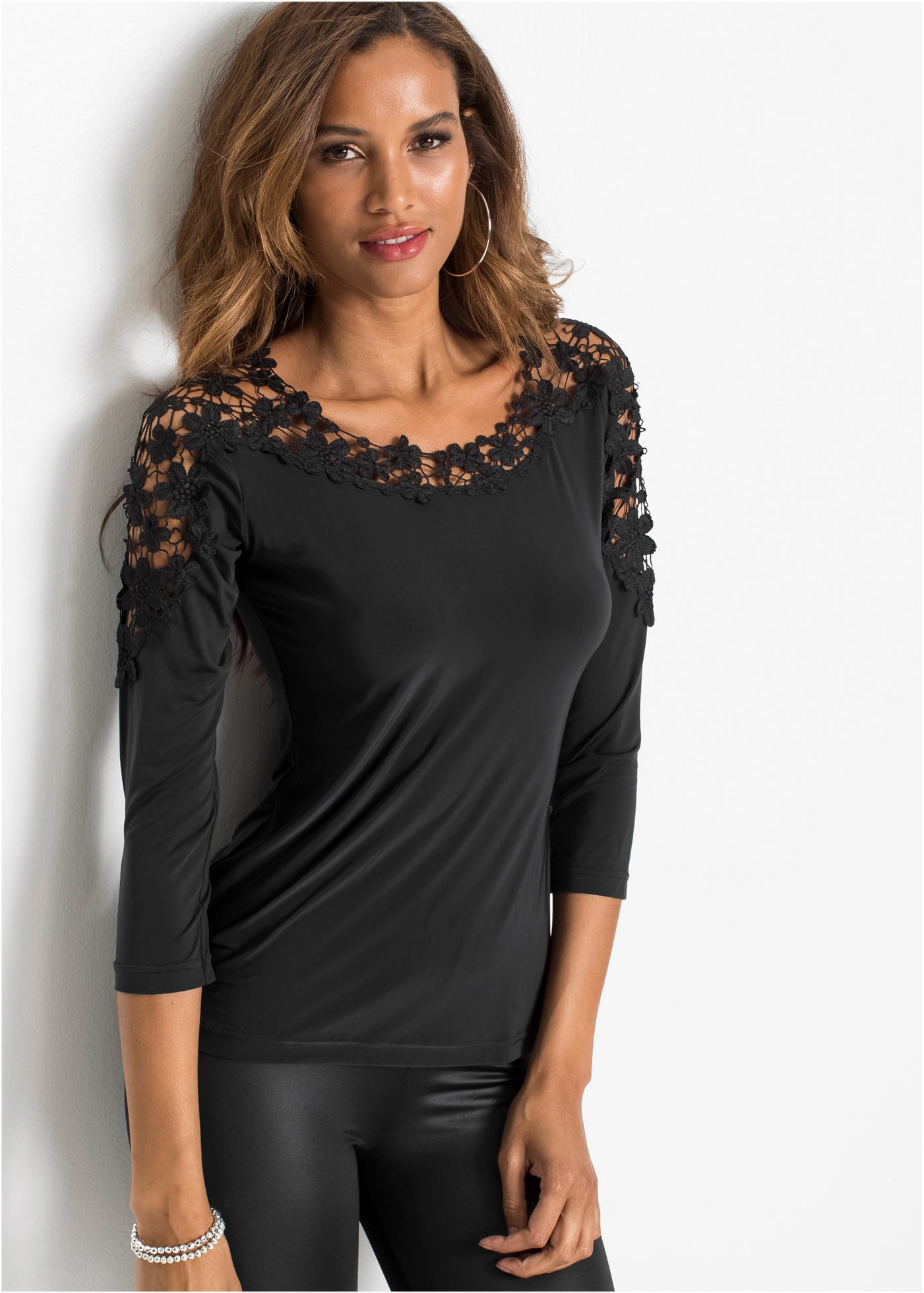 Image of bonprix T-Shirt "Shirt mit Häkeleinsatz und 3/4 Arm" Slim Fit Passform, 3/4-Ärmel, mit Häkeleinsatz, Rundhalsausschnitt