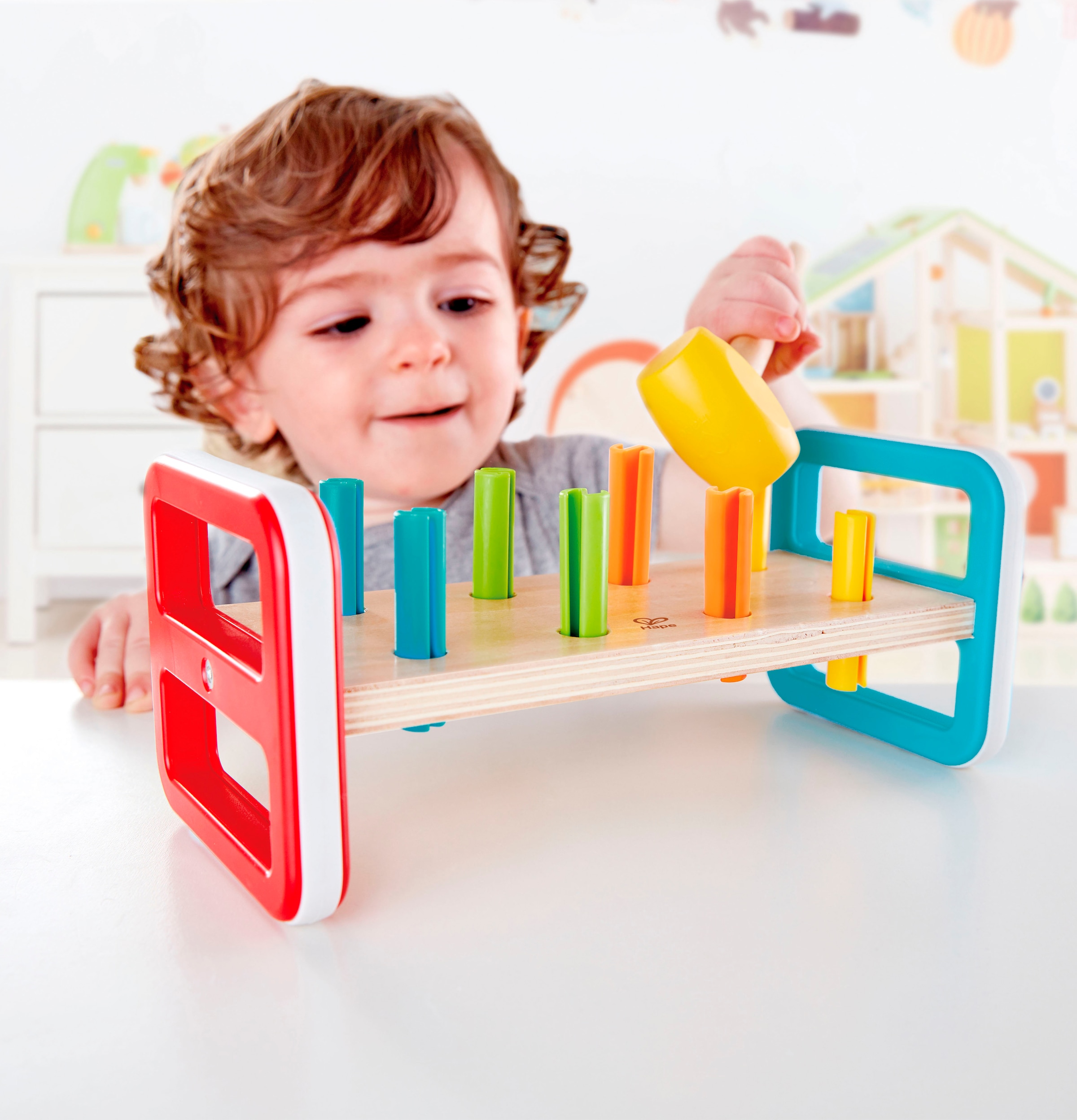 Hape Banc de frappe »Regenbogen-Klopfbank«