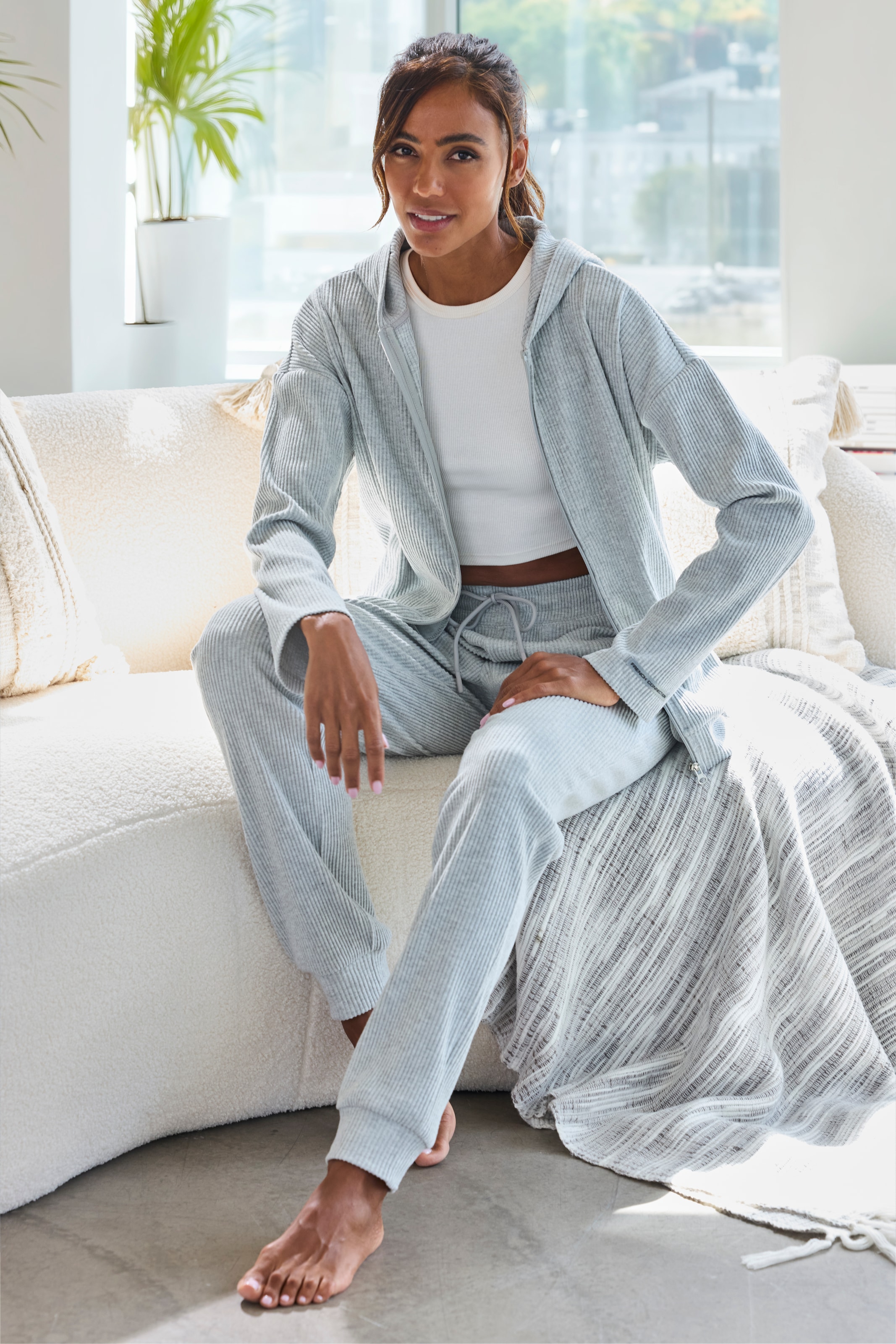 French Connection Veste sweat »- Loungejacke« structure côtelée douce, vêtements d’intérieur
