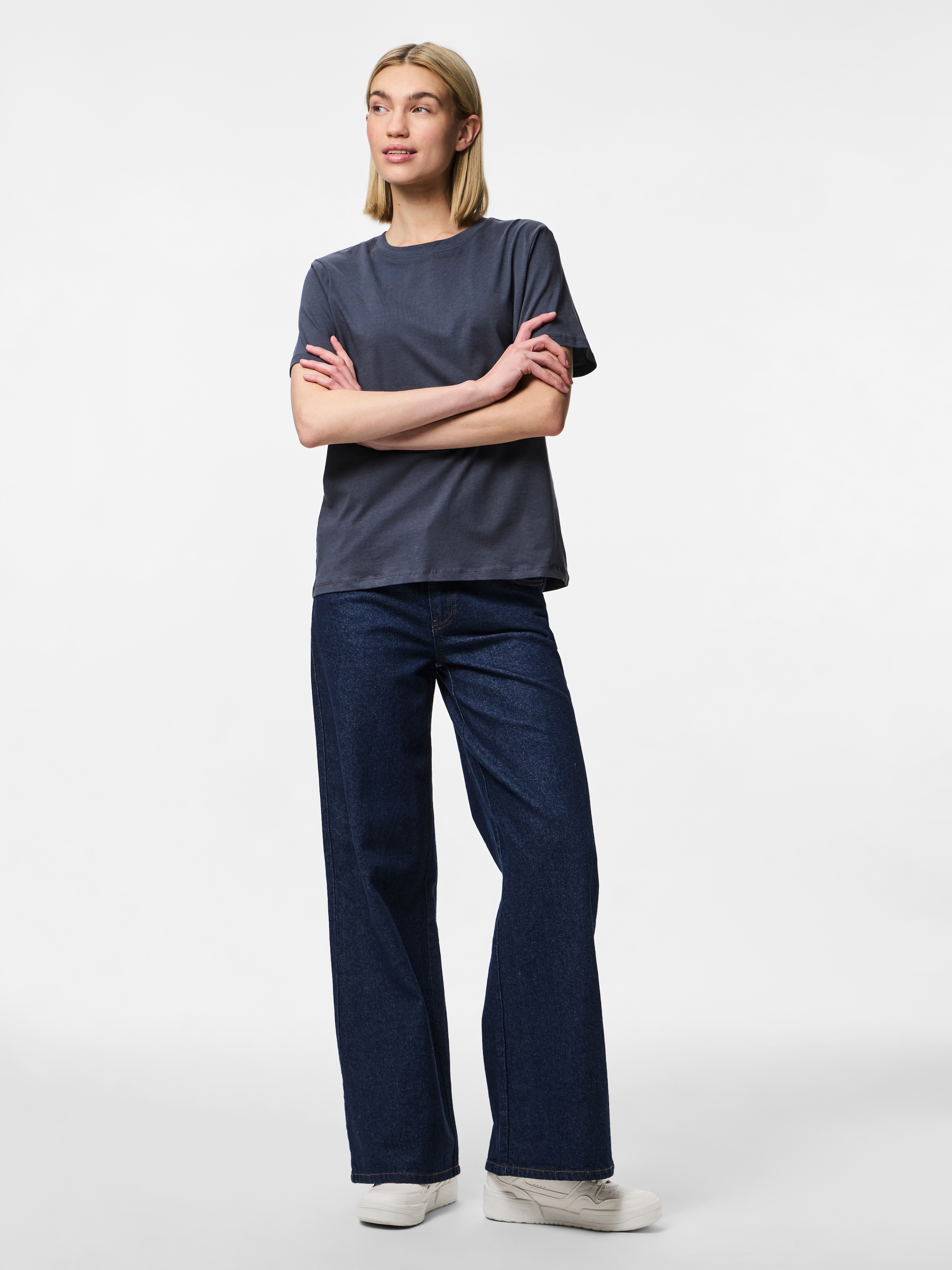 pieces Shirt à col rond »PCRIA SS SOLID TEE NOOS BC«