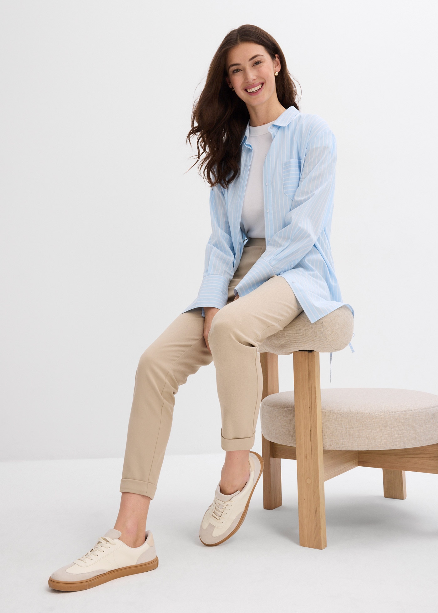 bonprix Chinos  aus weichem Obermaterial mit Viskose-Anteil, mit Elasthan-Anteil