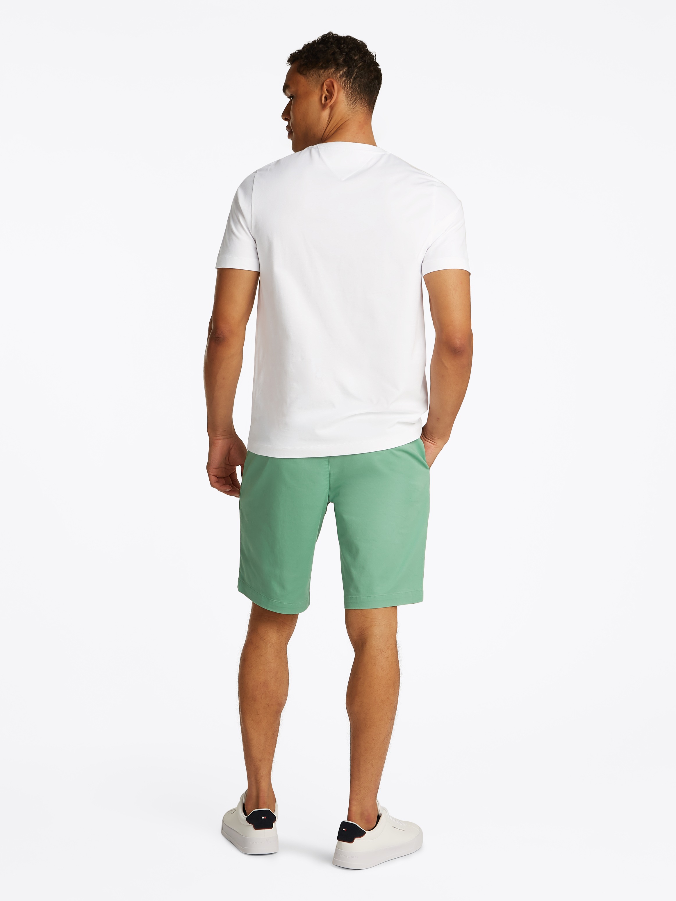 Tommy Hilfiger T-shirt »SCRIPT LOGO TEE« mit aufgesticktem Logo