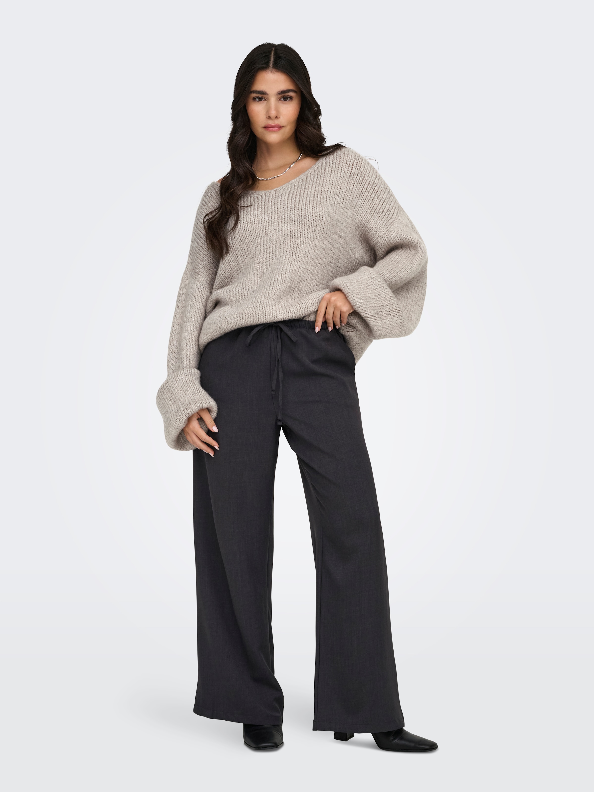 JDY Pull col V »JDYDINEA L/S REVERSIBLE PULLOV. KNT NOOS« der V-Ausschnitt kann vorn und hinten getragen werden