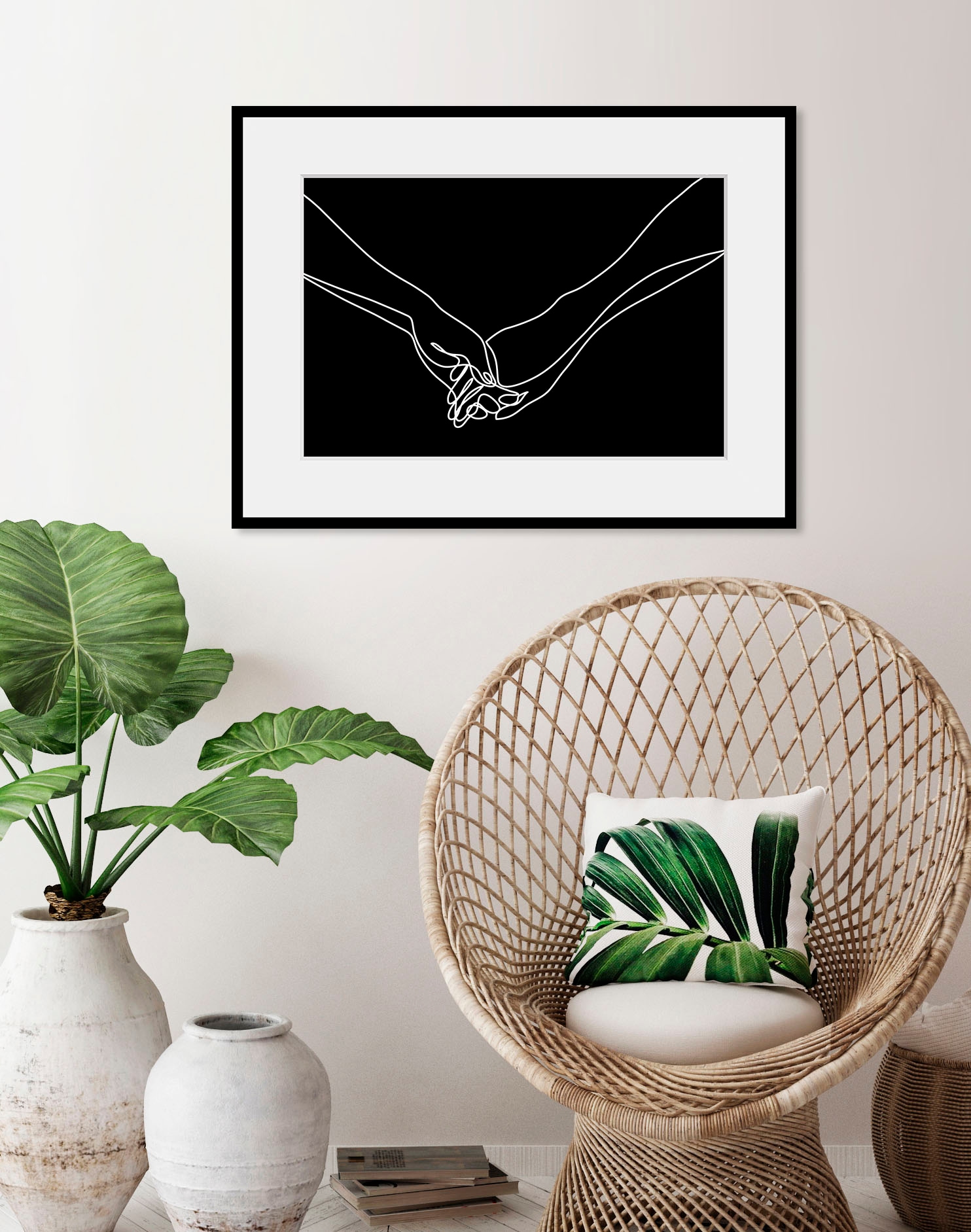 Image of queence Bild "I wanna hold your hand" Bilder von Liebespaaren Frau Kunst Mann Schwarz-Weiss 1 Stk. tlg. HD Premium Poster-Druck inkl. Holzrahmen