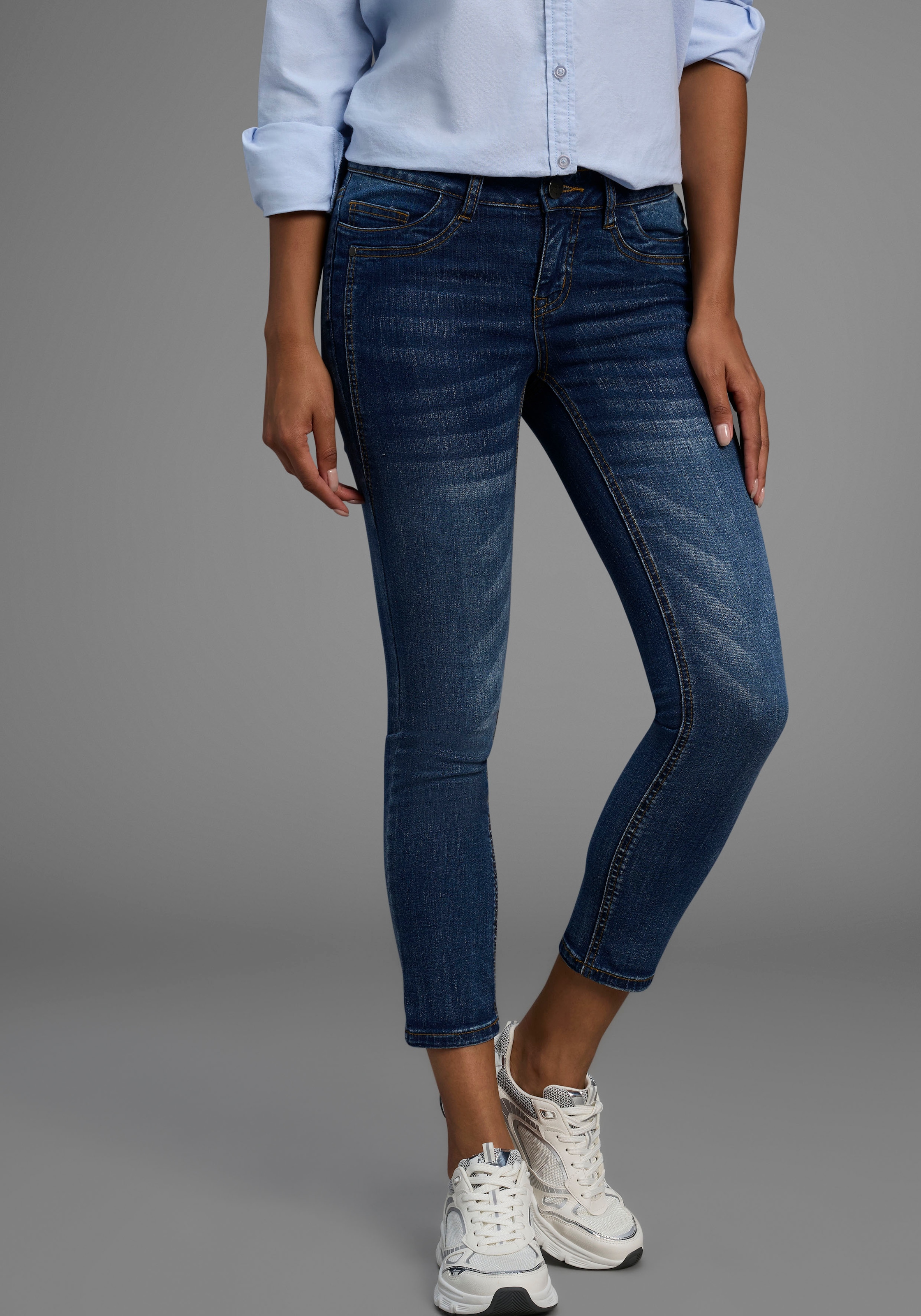 Image of Arizona 7/8-Jeans "mit Keileinsätzen" extra-enger Schnitt, Used-Look-Waschung, niedrige Leibhöhe