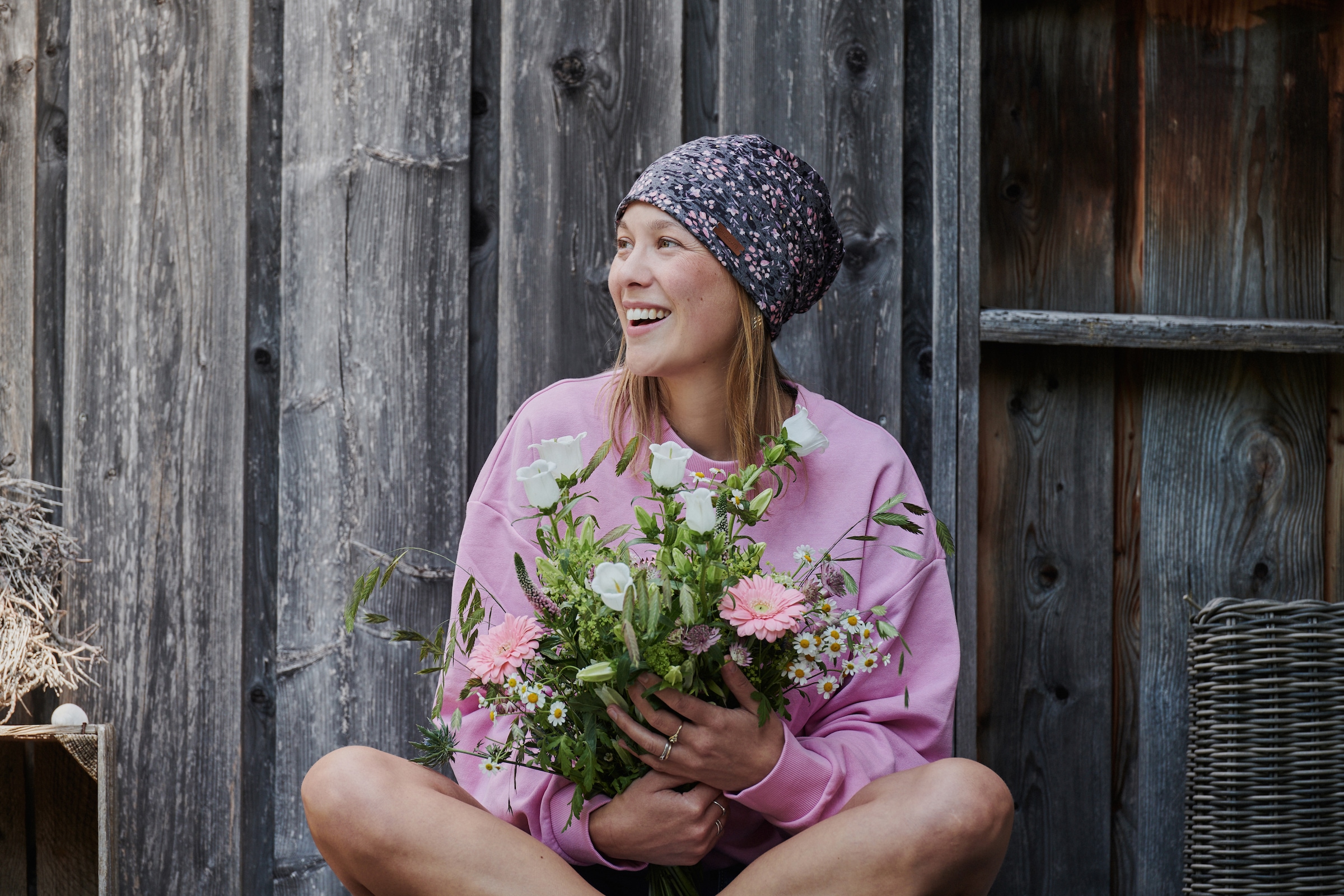 chillouts Bonnet »Linz Hat« Feminine Beanie mit verspieltem Blütenprint