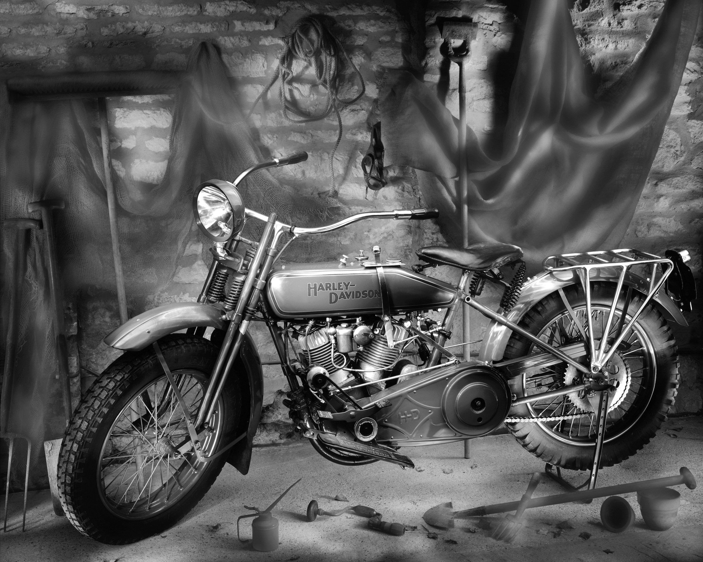 Image of Papermoon Fototapete "Motorrad Schwarz & Weiss"