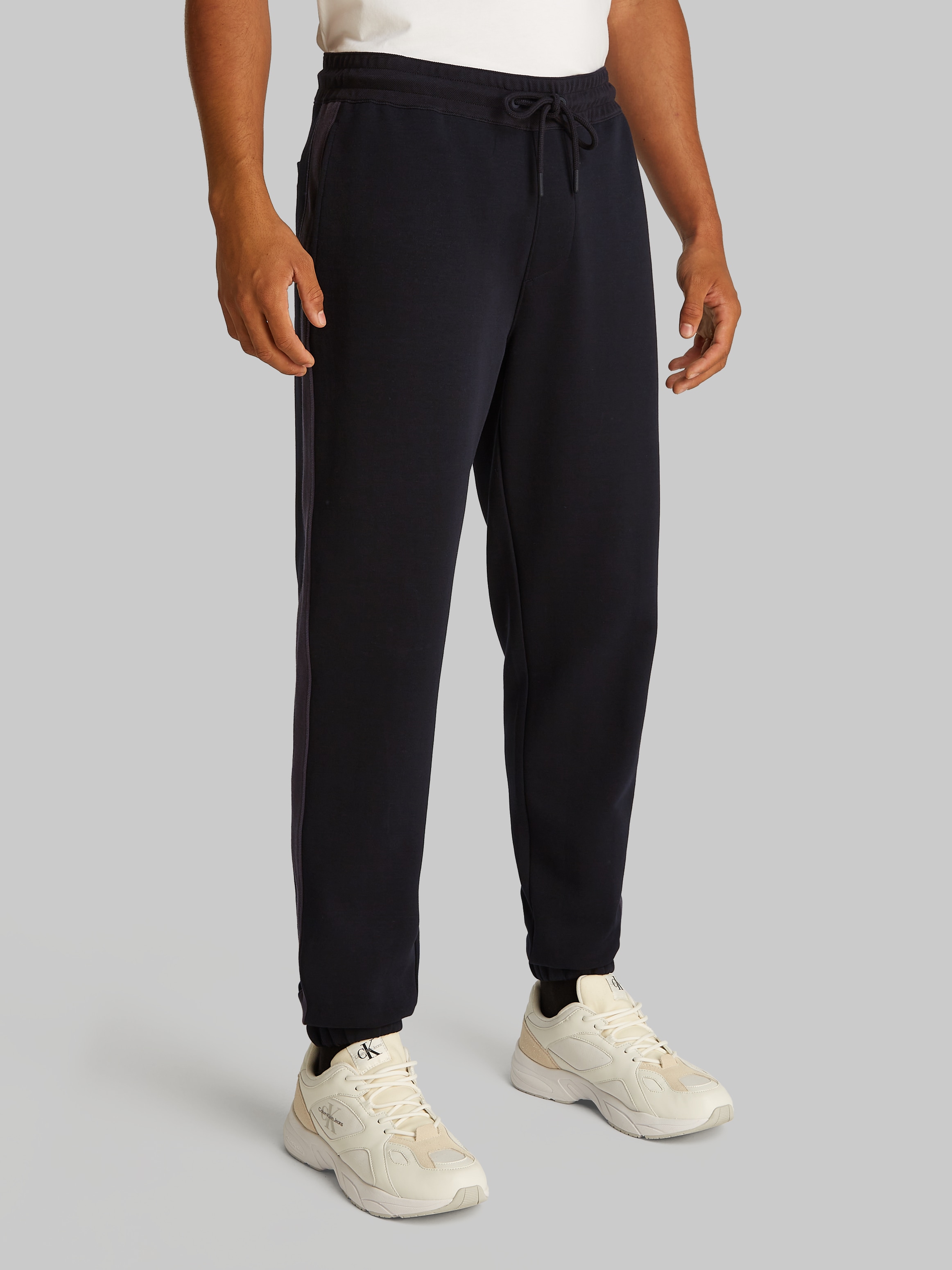 Calvin Klein Jeans Sweathose »LOGO TAPE SWEATPANT«, mit Logobändern