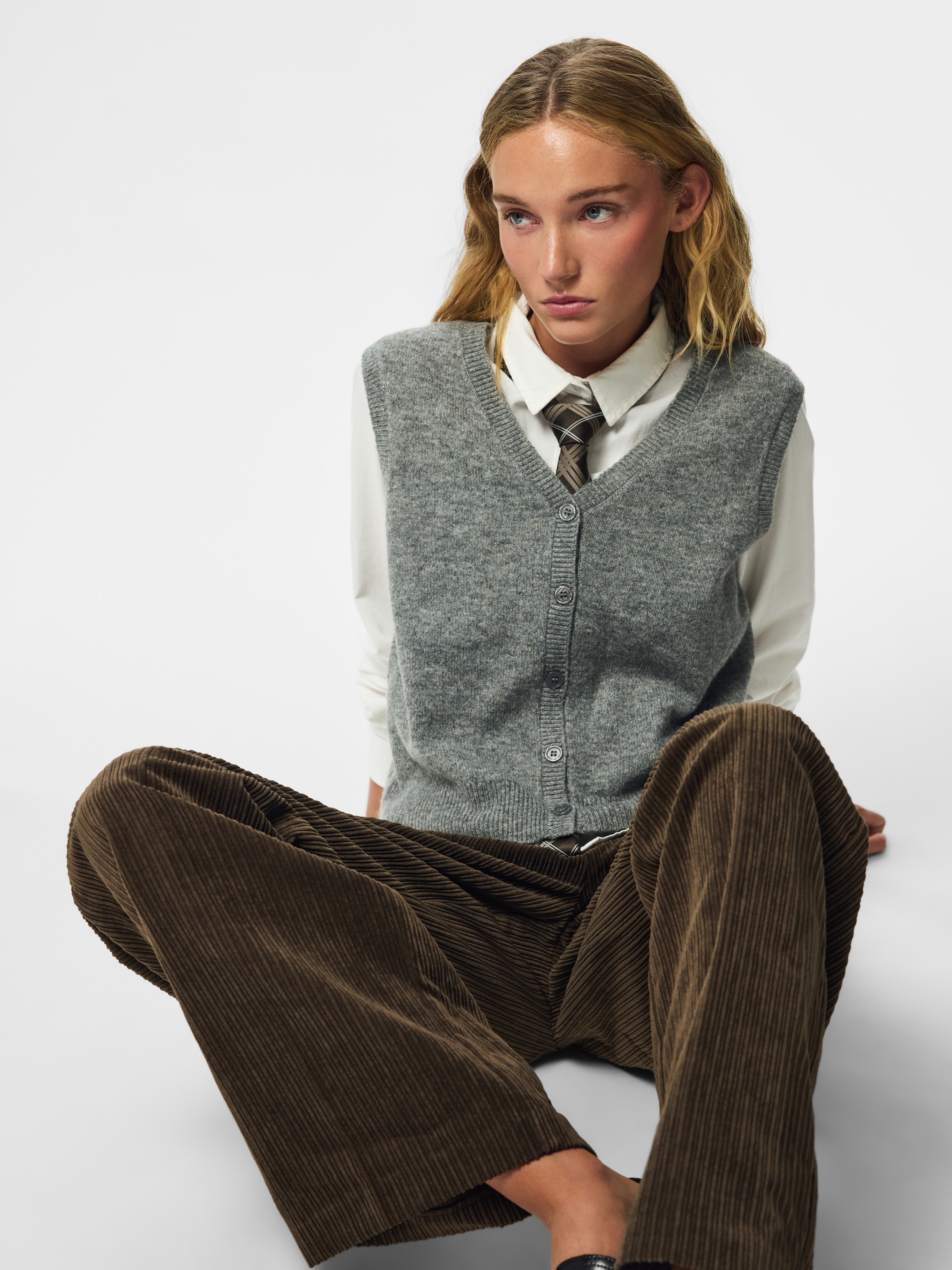 pieces Gilet tricoté »PCSALLY SL V-NECK KNIT VEST NOOS BC« mélange de matériaux