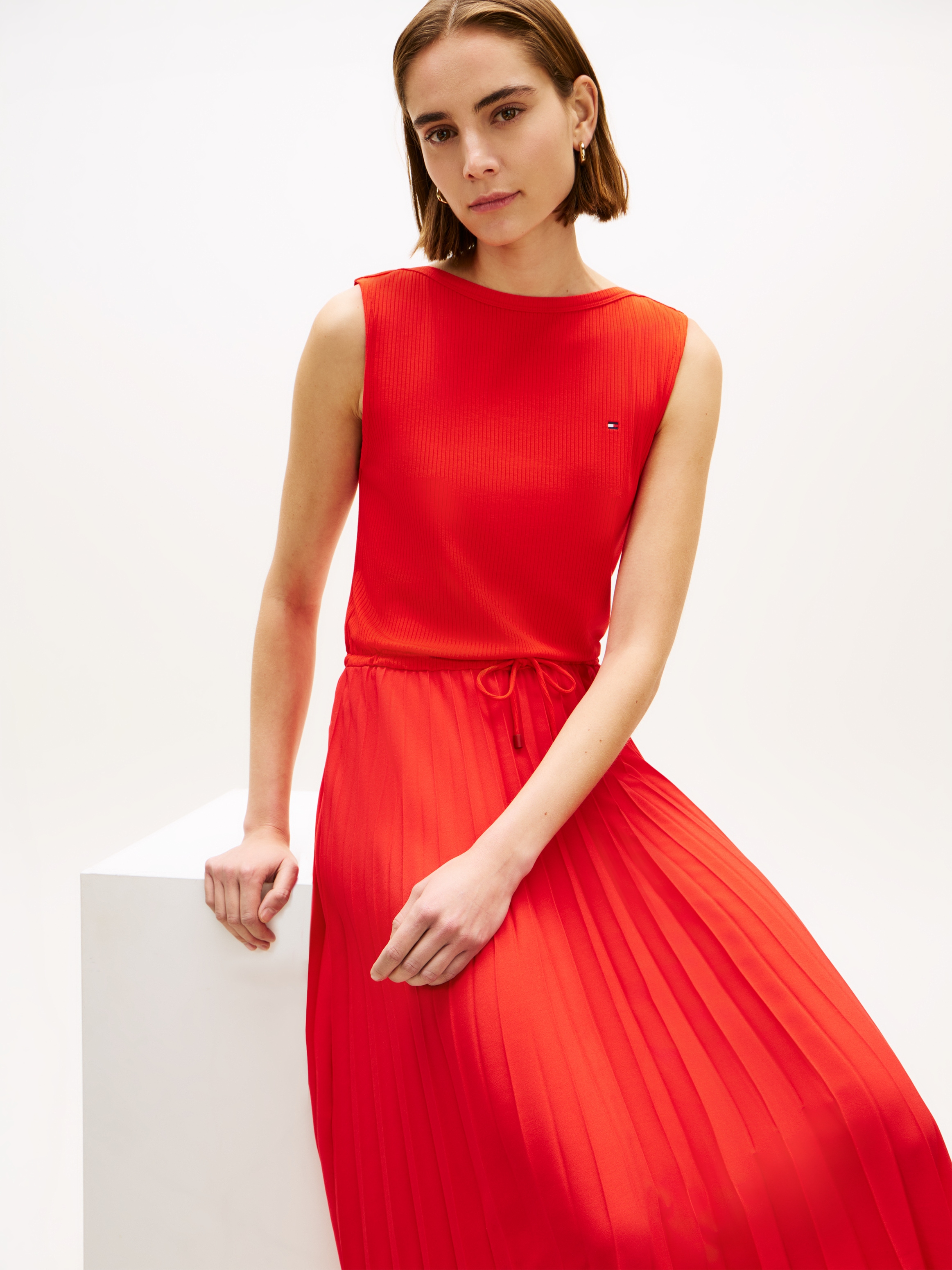 Tommy Hilfiger Robe en tricot »5X2 SLASH-NK MIX MEDIA DRS« mit feinen Rippen