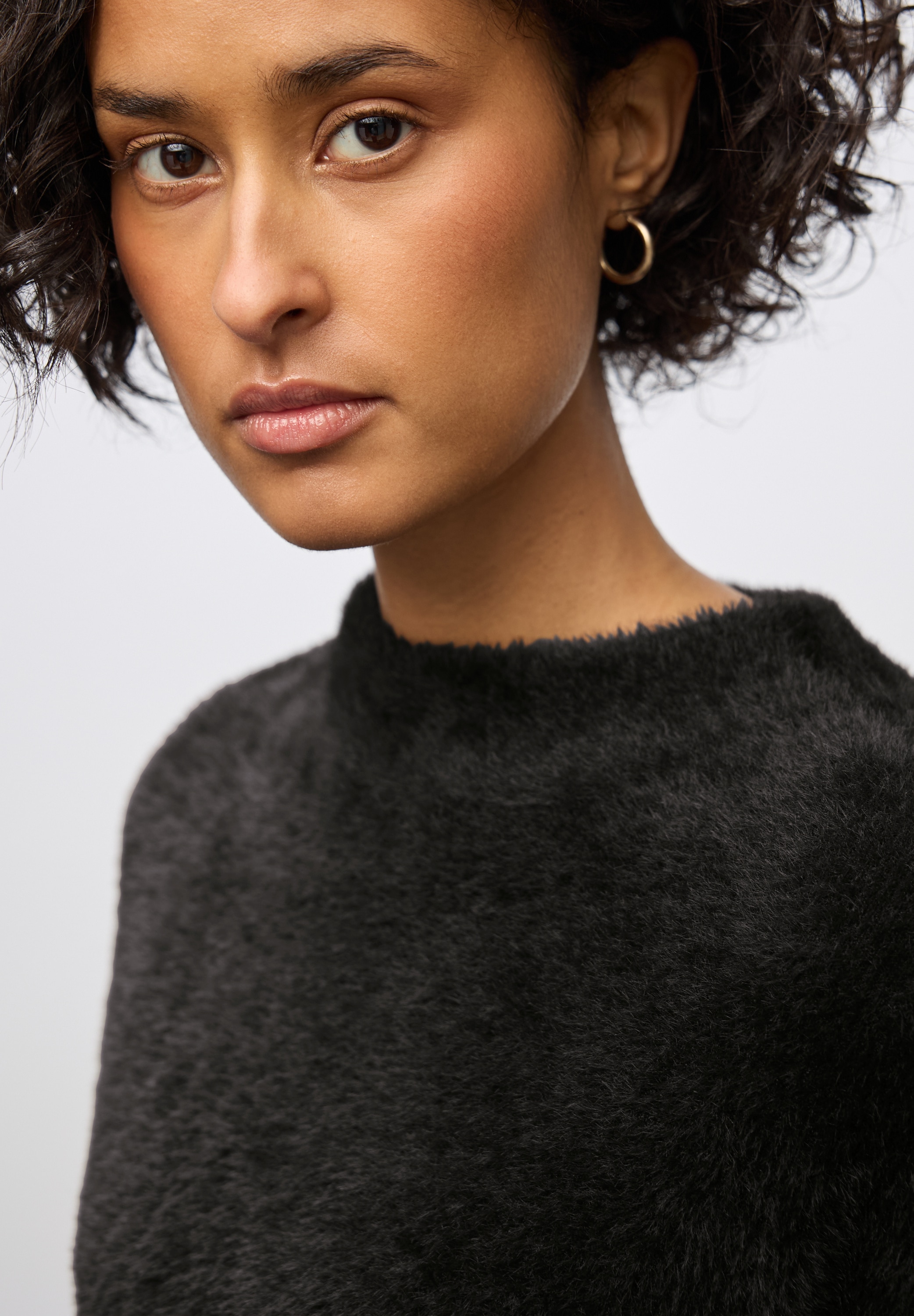 STREET ONE Rundhalspullover in softer Federgarn-Qualität