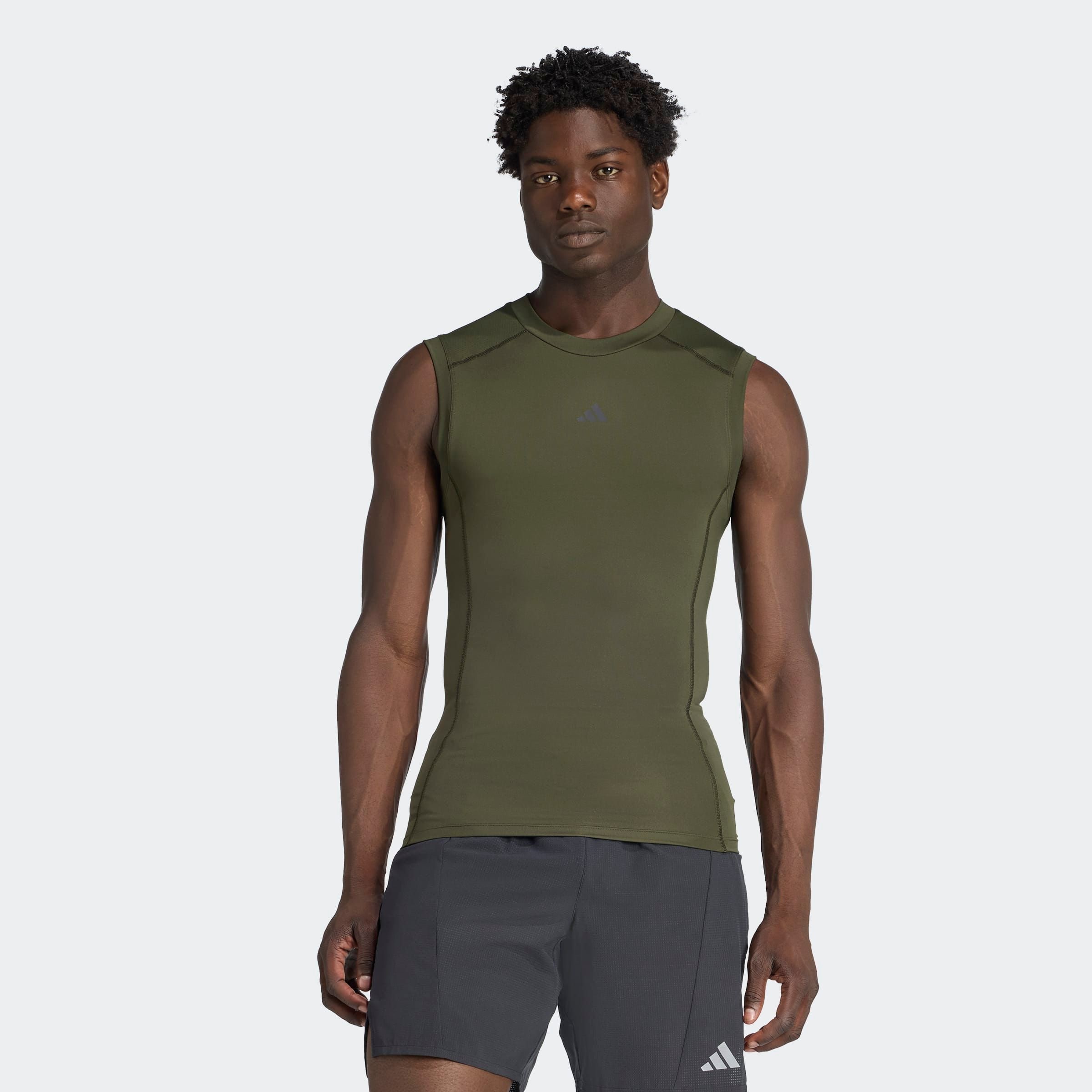 Image of adidas Performance Tanktop "TECHFIT COMPRESSION TRAINING SLEEVELESS"