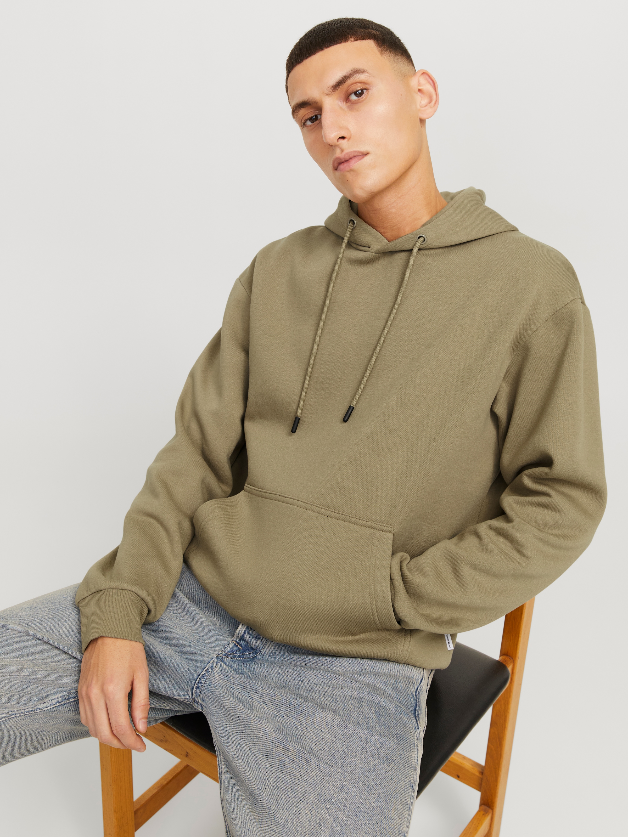 Jack & Jones Kapuzensweatshirt »JJEBRADLEY SWEAT HOOD NOOS«, mit Känguru Tasche