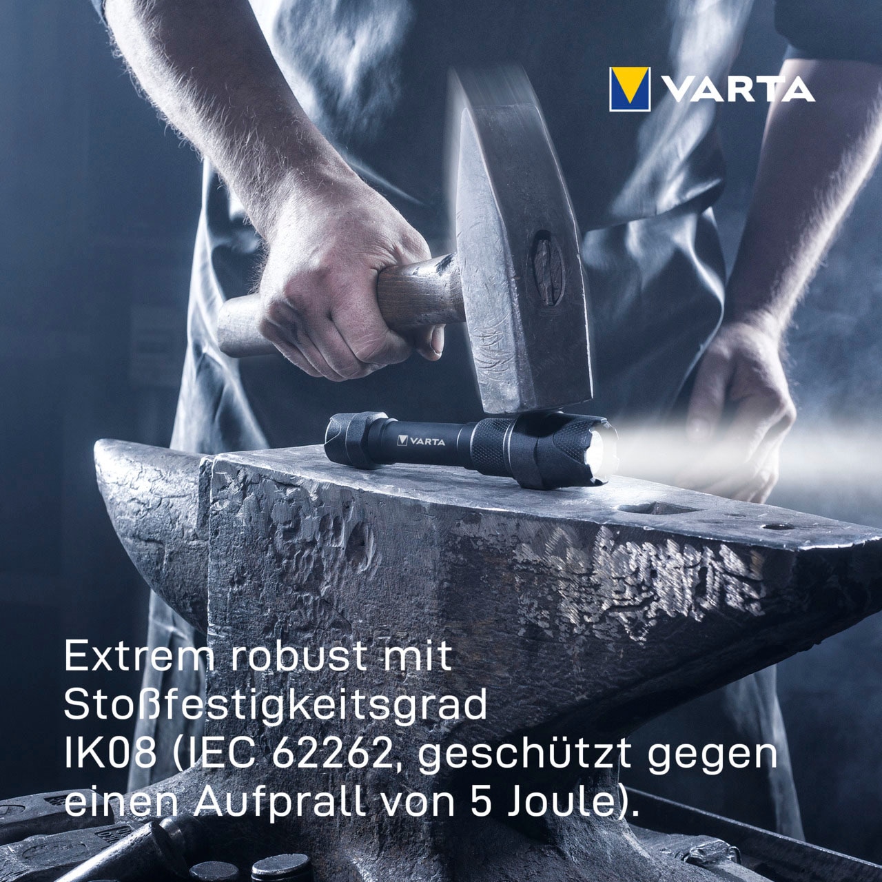 VARTA Laterne »Indestructible L30 Pro COB LED«, wasser- und staubdicht,stossabsorbierend,bruchfeste Linse und Reflektor