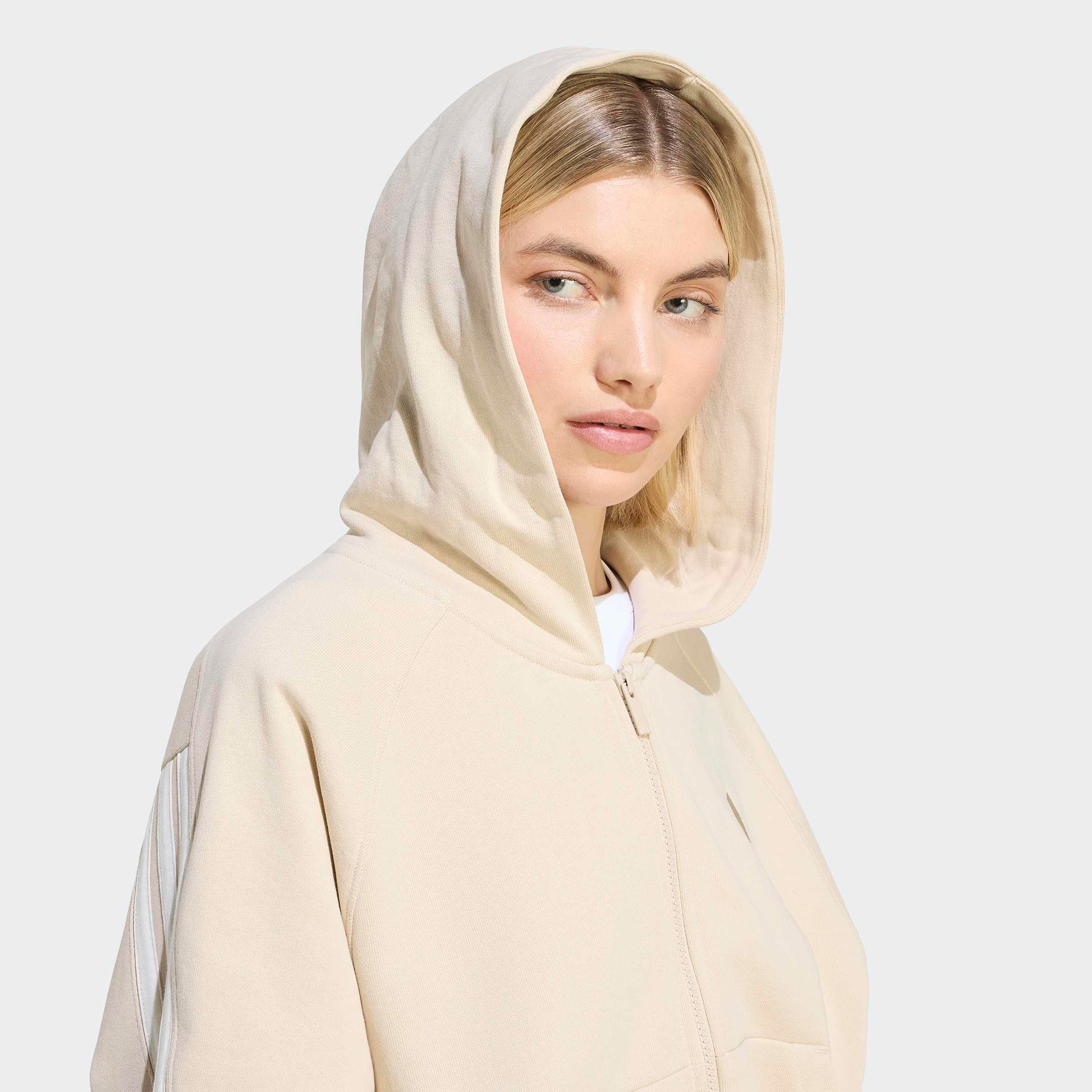 adidas Sportswear Sweat à capuche »ADIDAS KIT 3-STREIFEN MIT DURCHGEHENDEM REISSVERSCHLUSS«, pour adultes, avec capuche, longueur normale
