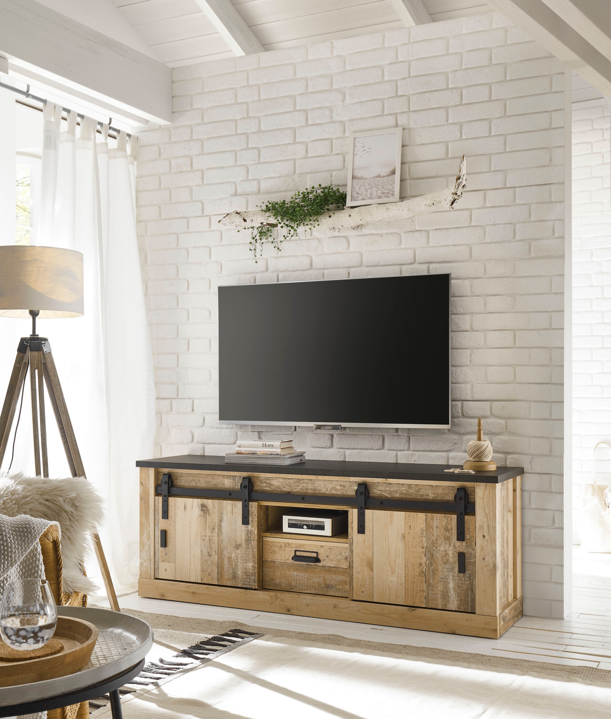 Home affaire Lowboard »SHERWOOD«, Holz Dekor, mit Scheunentorbeschlag und Apothekergriff, Breite 162 cm