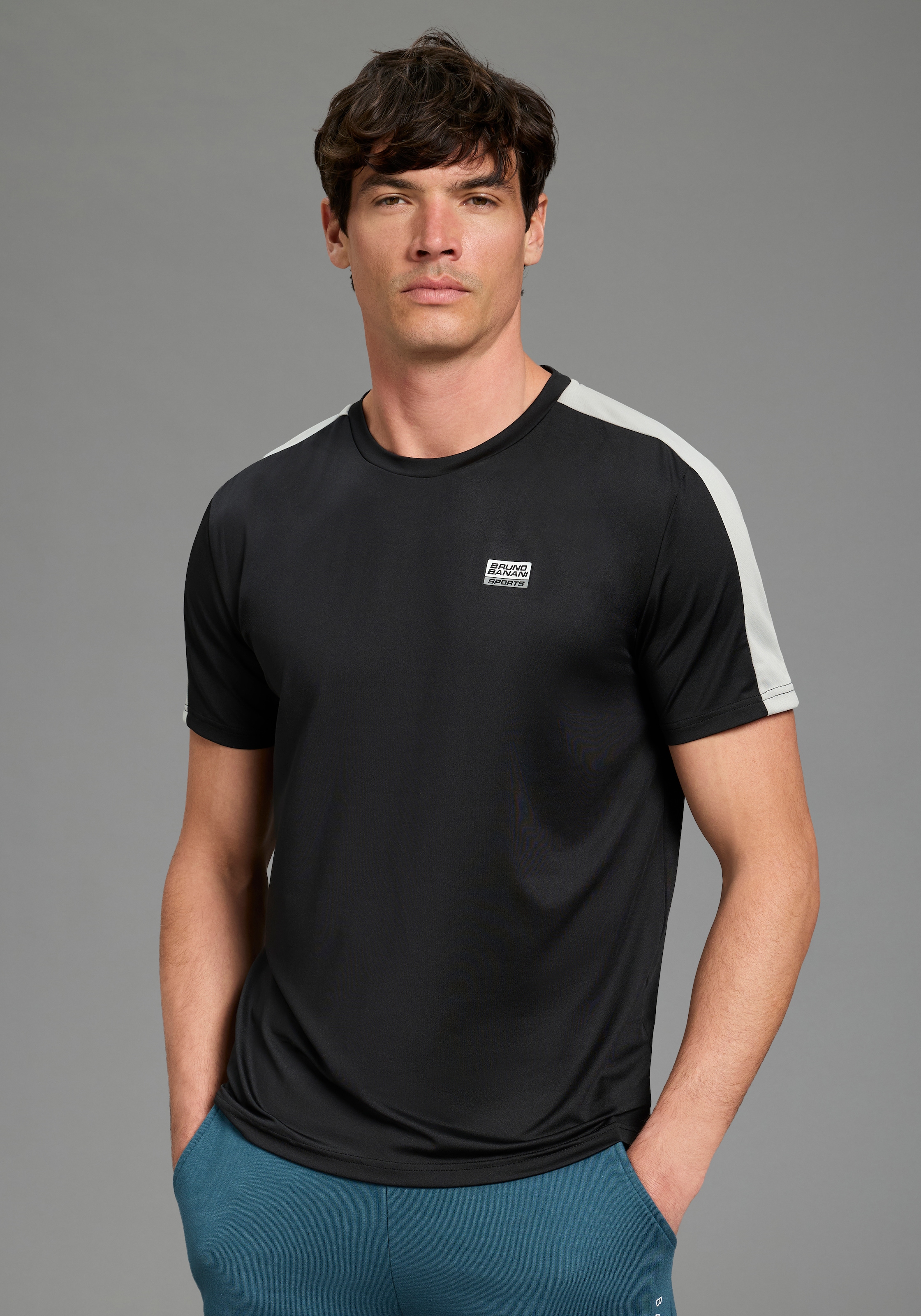 Image of Bruno Banani Funktionsshirt sportlicher Stil, Halbarm, schmale Passform, aus Single Jersey